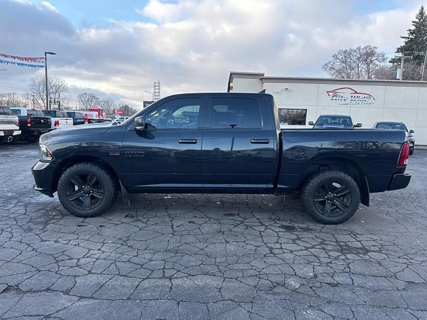 2018 BLACK /BLACK RAM 1500 Sport Crew Cab SWB 4WD (1C6RR7MT5JS) with an 5.7L V8 OHV 16V engine, 8A transmission, located at 3304 Woodville Road, Northwood, OH, 43619, (419) 210-8019, 41.612694, -83.480743 - Photo#1