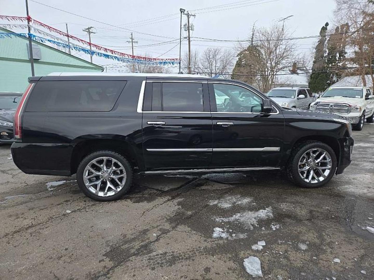 2017 BLACK /BLACK Cadillac Escalade ESV Premium 4WD (1GYS4JKJ1HR) with an 6.2L V8 OHV 16V FFV engine, 8A transmission, located at 3304 Woodville Road, Northwood, OH, 43619, (419) 210-8019, 41.612694, -83.480743 - Photo#5
