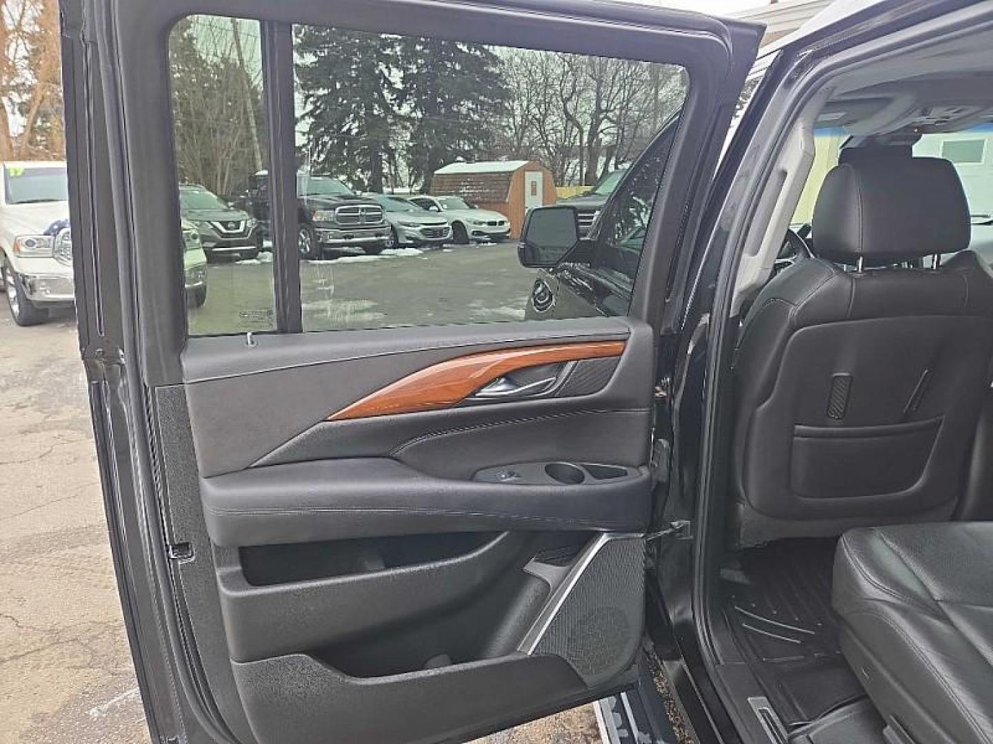 2017 BLACK /BLACK Cadillac Escalade ESV Premium 4WD (1GYS4JKJ1HR) with an 6.2L V8 OHV 16V FFV engine, 8A transmission, located at 3304 Woodville Road, Northwood, OH, 43619, (419) 210-8019, 41.612694, -83.480743 - Photo#10