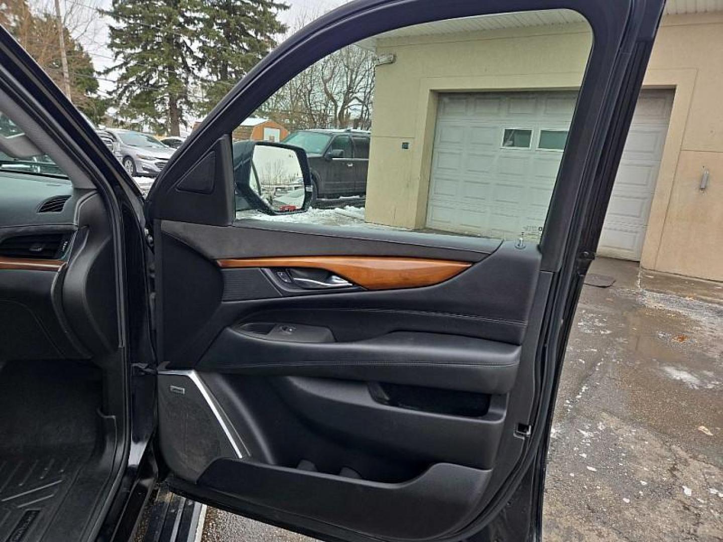 2017 BLACK /BLACK Cadillac Escalade ESV Premium 4WD (1GYS4JKJ1HR) with an 6.2L V8 OHV 16V FFV engine, 8A transmission, located at 3304 Woodville Road, Northwood, OH, 43619, (419) 210-8019, 41.612694, -83.480743 - Photo#16