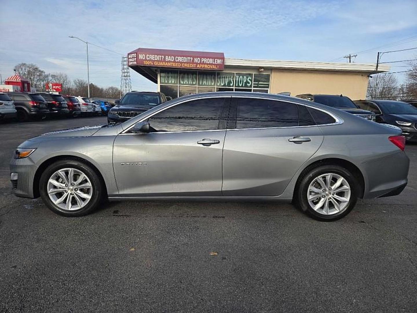 2024 GRAY /BLACK Chevrolet Malibu 1LT (1G1ZD5ST2RF) with an 1.5L L4 DOHC 16V engine, 6A transmission, located at 3304 Woodville Road, Northwood, OH, 43619, (419) 210-8019, 41.612694, -83.480743 - Photo#0
