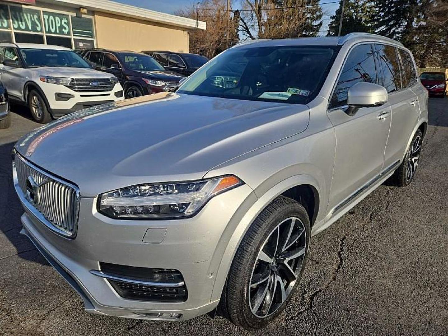 2019 SILVER /BLACK Volvo XC90 T6 Inscription AWD (YV4A22PLXK1) with an 2.0L L4 DOHC 16V engine, 8A transmission, located at 3304 Woodville Road, Northwood, OH, 43619, (419) 210-8019, 41.612694, -83.480743 - Photo#3