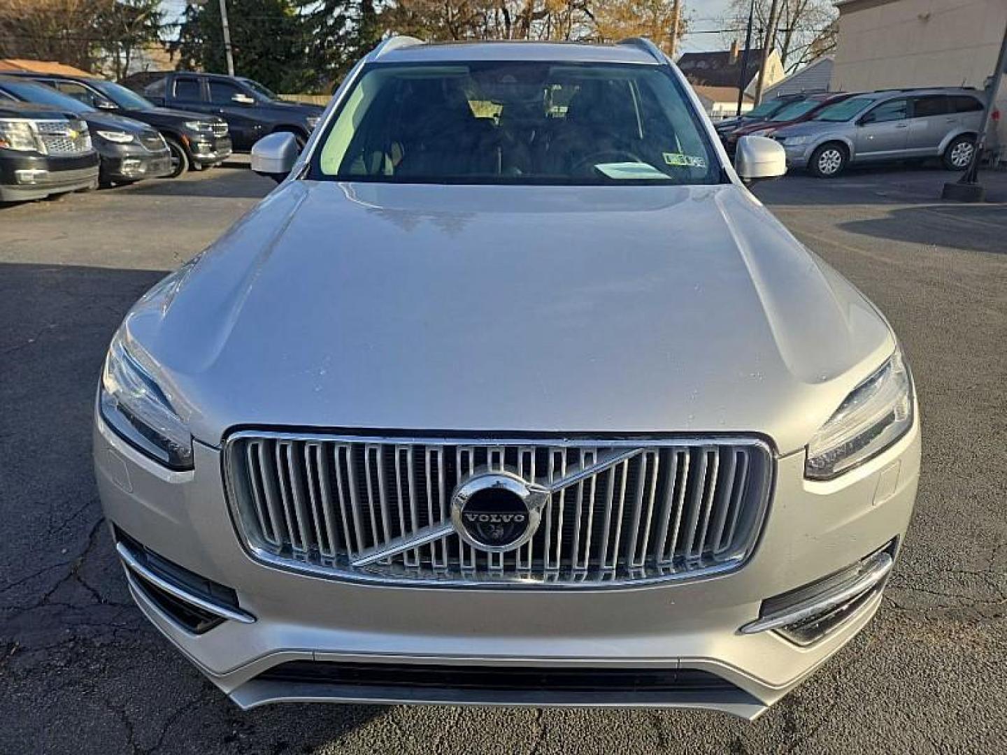 2019 SILVER /BLACK Volvo XC90 T6 Inscription AWD (YV4A22PLXK1) with an 2.0L L4 DOHC 16V engine, 8A transmission, located at 3304 Woodville Road, Northwood, OH, 43619, (419) 210-8019, 41.612694, -83.480743 - Photo#7