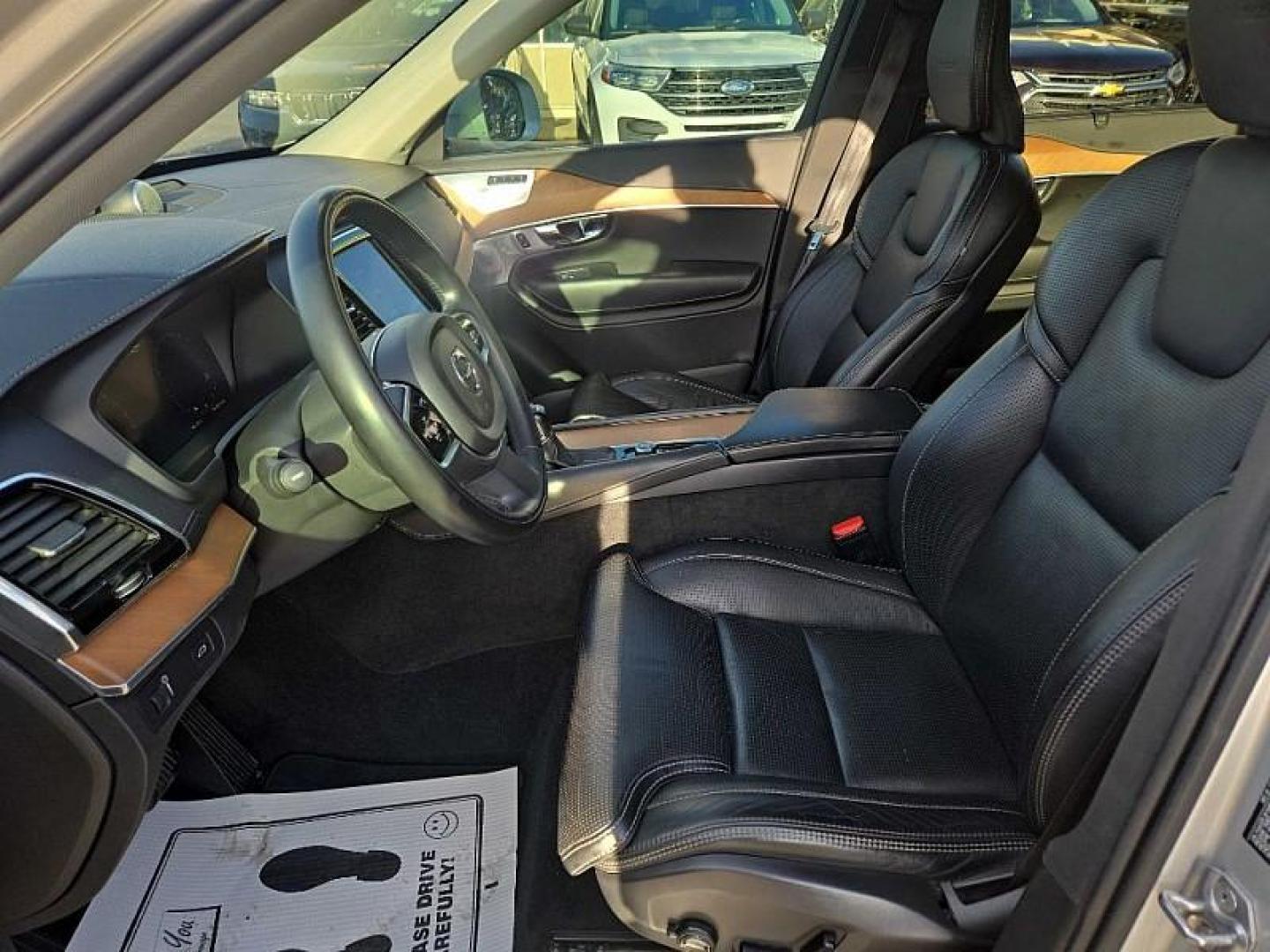 2019 SILVER /BLACK Volvo XC90 T6 Inscription AWD (YV4A22PLXK1) with an 2.0L L4 DOHC 16V engine, 8A transmission, located at 3304 Woodville Road, Northwood, OH, 43619, (419) 210-8019, 41.612694, -83.480743 - Photo#9