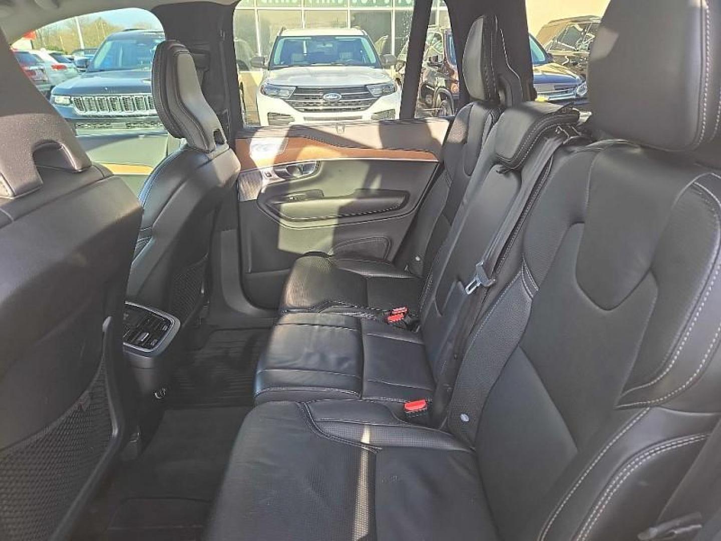 2019 SILVER /BLACK Volvo XC90 T6 Inscription AWD (YV4A22PLXK1) with an 2.0L L4 DOHC 16V engine, 8A transmission, located at 3304 Woodville Road, Northwood, OH, 43619, (419) 210-8019, 41.612694, -83.480743 - Photo#11