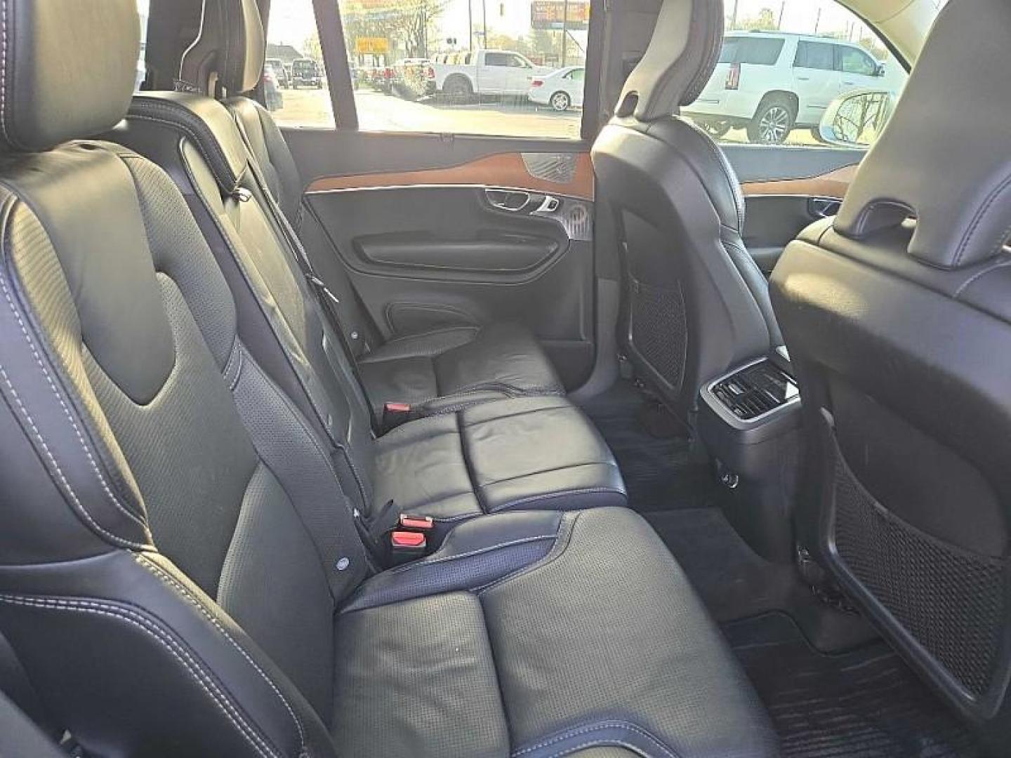 2019 SILVER /BLACK Volvo XC90 T6 Inscription AWD (YV4A22PLXK1) with an 2.0L L4 DOHC 16V engine, 8A transmission, located at 3304 Woodville Road, Northwood, OH, 43619, (419) 210-8019, 41.612694, -83.480743 - Photo#15