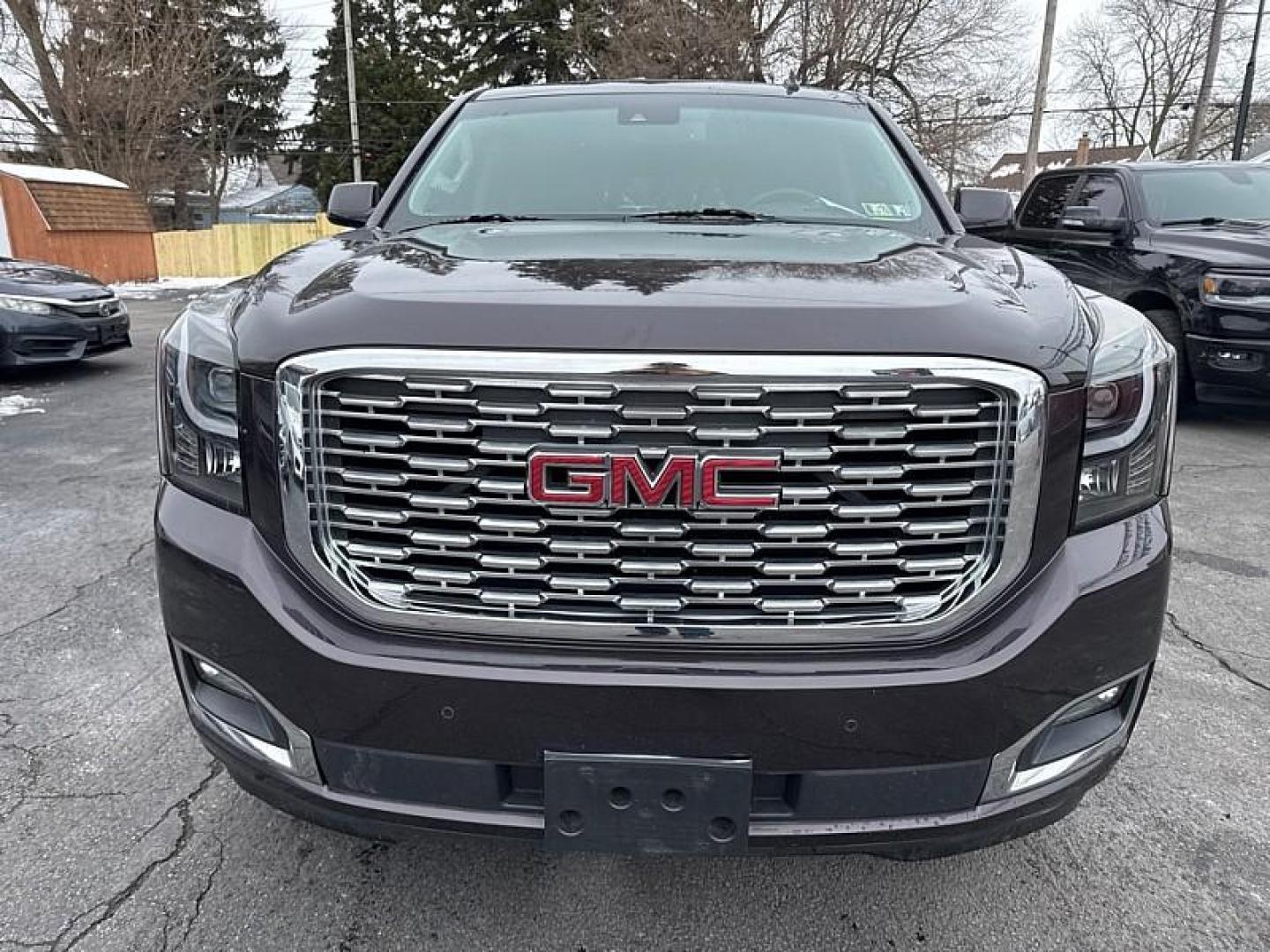 2015 PURPLE /BLACK GMC Yukon SLT 4WD (1GKS2BKC0FR) with an 5.3L V8 OHV 16V FFV engine, 6-Speed Automatic transmission, located at 3304 Woodville Road, Northwood, OH, 43619, (419) 210-8019, 41.612694, -83.480743 - Photo#7