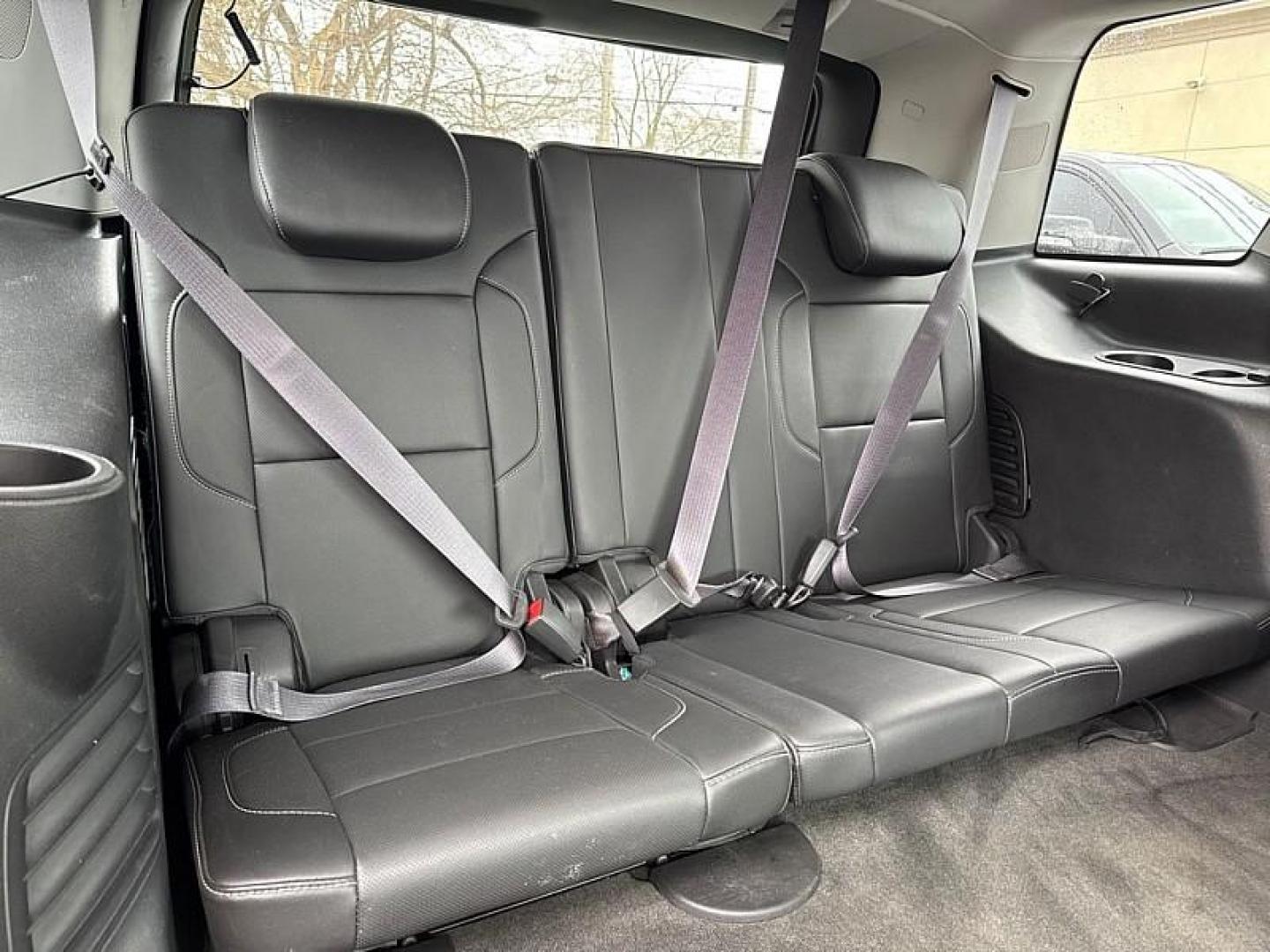 2015 PURPLE /BLACK GMC Yukon SLT 4WD (1GKS2BKC0FR) with an 5.3L V8 OHV 16V FFV engine, 6-Speed Automatic transmission, located at 3304 Woodville Road, Northwood, OH, 43619, (419) 210-8019, 41.612694, -83.480743 - Photo#16