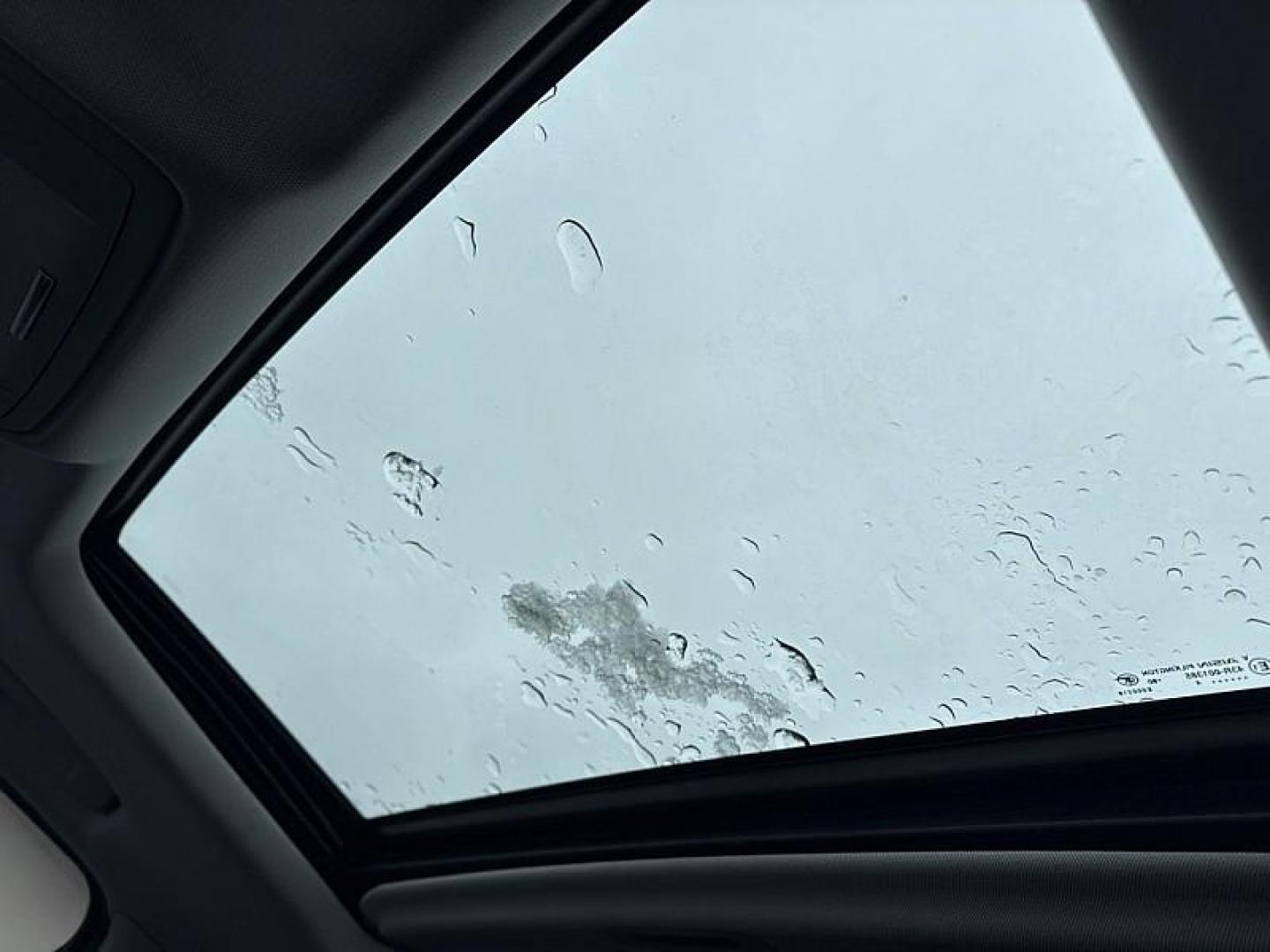 2015 PURPLE /BLACK GMC Yukon SLT 4WD (1GKS2BKC0FR) with an 5.3L V8 OHV 16V FFV engine, 6-Speed Automatic transmission, located at 3304 Woodville Road, Northwood, OH, 43619, (419) 210-8019, 41.612694, -83.480743 - Photo#24