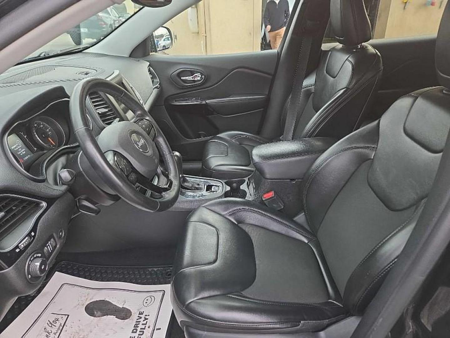 2020 BLACK /BLACK Jeep Cherokee Latitude Plus 4WD (1C4PJMLNXLD) with an 2.0L L4 DOHC 16V TURBO engine, 9A transmission, located at 3304 Woodville Road, Northwood, OH, 43619, (419) 210-8019, 41.612694, -83.480743 - Your #1 Destination for Auto Loans and mdash;No Matter Your Credit!At our dealership, we believe everyone deserves the opportunity to drive their dream car and mdash;whether you have good credit, bad credit, or no credit at all. With a wide selection of hundreds of cars, trucks, and SUVs, you'll fin - Photo#9