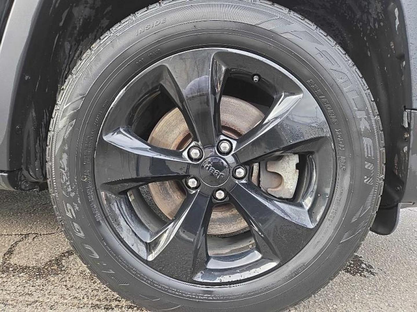 2020 BLACK /BLACK Jeep Cherokee Latitude Plus 4WD (1C4PJMLNXLD) with an 2.0L L4 DOHC 16V TURBO engine, 9A transmission, located at 3304 Woodville Road, Northwood, OH, 43619, (419) 210-8019, 41.612694, -83.480743 - Your #1 Destination for Auto Loans and mdash;No Matter Your Credit!At our dealership, we believe everyone deserves the opportunity to drive their dream car and mdash;whether you have good credit, bad credit, or no credit at all. With a wide selection of hundreds of cars, trucks, and SUVs, you'll fin - Photo#17