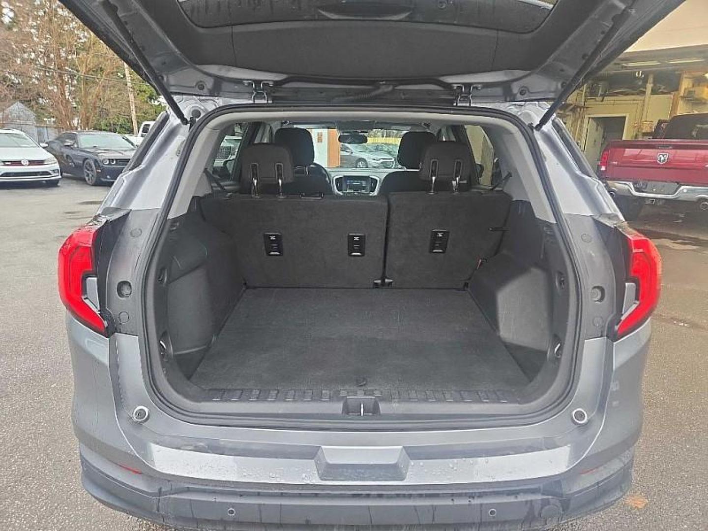 2019 GRAY /BLACK GMC Terrain SLE AWD (3GKALTEV3KL) with an 1.4L L4 DOHC 16V TURBO engine, 6A transmission, located at 3304 Woodville Road, Northwood, OH, 43619, (419) 210-8019, 41.612694, -83.480743 - Your #1 Destination for Auto Loans and mdash;No Matter Your Credit!At our dealership, we believe everyone deserves the opportunity to drive their dream car and mdash;whether you have good credit, bad credit, or no credit at all. With a wide selection of hundreds of cars, trucks, and SUVs, you'll fin - Photo#12