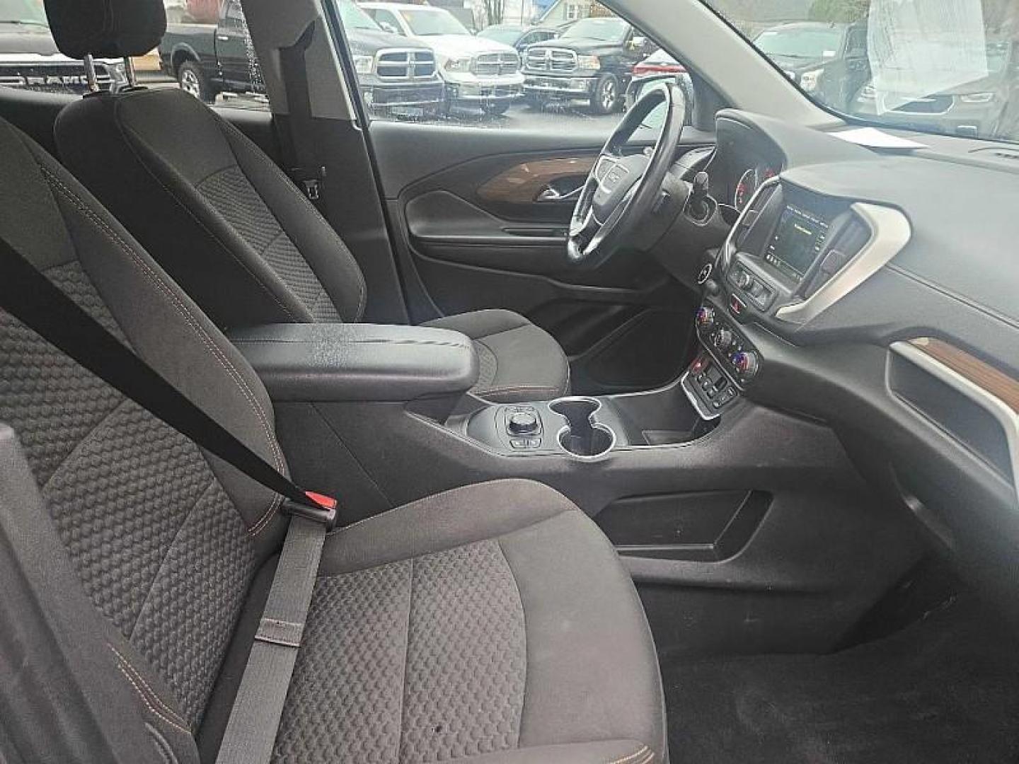 2019 GRAY /BLACK GMC Terrain SLE AWD (3GKALTEV3KL) with an 1.4L L4 DOHC 16V TURBO engine, 6A transmission, located at 3304 Woodville Road, Northwood, OH, 43619, (419) 210-8019, 41.612694, -83.480743 - Your #1 Destination for Auto Loans and mdash;No Matter Your Credit!At our dealership, we believe everyone deserves the opportunity to drive their dream car and mdash;whether you have good credit, bad credit, or no credit at all. With a wide selection of hundreds of cars, trucks, and SUVs, you'll fin - Photo#17