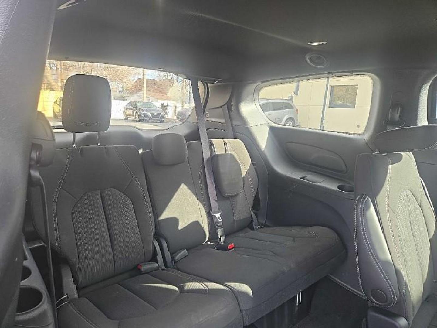 2022 GRAY /BLACK Chrysler Pacifica Touring (2C4RC1FG8NR) with an 3.6L V6 DOHC 24V engine, 9A transmission, located at 3304 Woodville Road, Northwood, OH, 43619, (419) 210-8019, 41.612694, -83.480743 - Your #1 Destination for Auto Loans and mdash;No Matter Your Credit!At our dealership, we believe everyone deserves the opportunity to drive their dream car and mdash;whether you have good credit, bad credit, or no credit at all. With a wide selection of hundreds of cars, trucks, and SUVs, you'll fin - Photo#13