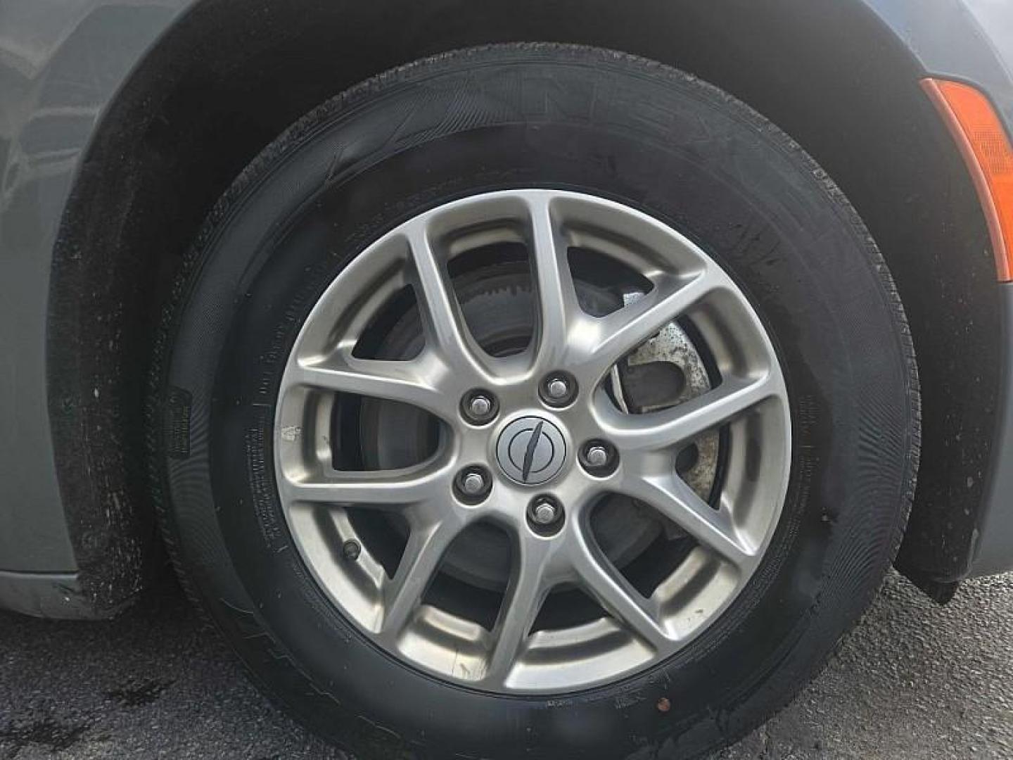 2022 GRAY /BLACK Chrysler Pacifica Touring (2C4RC1FG8NR) with an 3.6L V6 DOHC 24V engine, 9A transmission, located at 3304 Woodville Road, Northwood, OH, 43619, (419) 210-8019, 41.612694, -83.480743 - Your #1 Destination for Auto Loans and mdash;No Matter Your Credit!At our dealership, we believe everyone deserves the opportunity to drive their dream car and mdash;whether you have good credit, bad credit, or no credit at all. With a wide selection of hundreds of cars, trucks, and SUVs, you'll fin - Photo#17