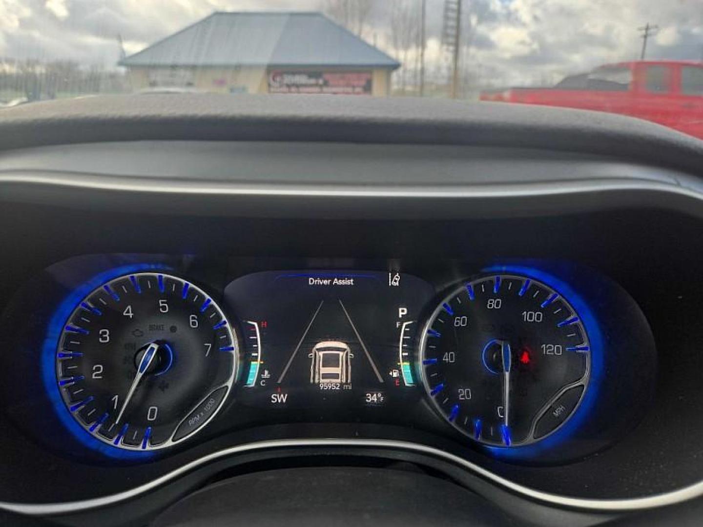 2022 GRAY /BLACK Chrysler Pacifica Touring (2C4RC1FG8NR) with an 3.6L V6 DOHC 24V engine, 9A transmission, located at 3304 Woodville Road, Northwood, OH, 43619, (419) 210-8019, 41.612694, -83.480743 - Your #1 Destination for Auto Loans and mdash;No Matter Your Credit!At our dealership, we believe everyone deserves the opportunity to drive their dream car and mdash;whether you have good credit, bad credit, or no credit at all. With a wide selection of hundreds of cars, trucks, and SUVs, you'll fin - Photo#18