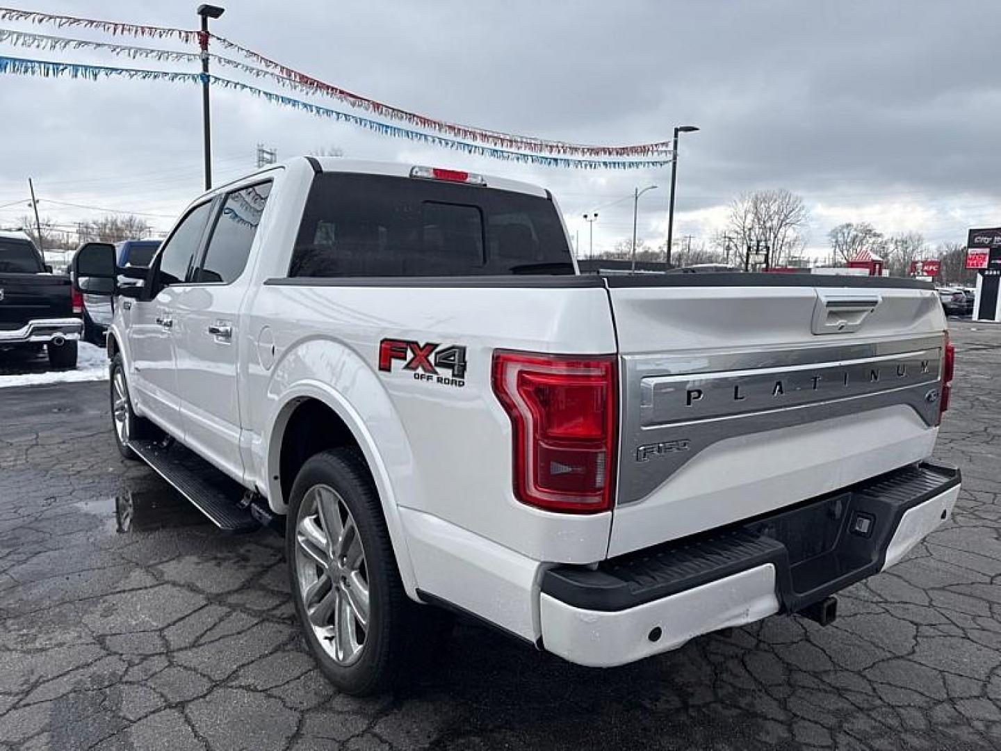 2016 SILVER /BLACK Ford F-150 XLT SuperCrew 6.5-ft. Bed 4WD (1FTEW1EG3GF) with an 3.5L V6 TURBO engine, 6A transmission, located at 3304 Woodville Road, Northwood, OH, 43619, (419) 210-8019, 41.612694, -83.480743 - Your #1 Destination for Auto Loans and mdash;No Matter Your Credit!At our dealership, we believe everyone deserves the opportunity to drive their dream car and mdash;whether you have good credit, bad credit, or no credit at all. With a wide selection of hundreds of cars, trucks, and SUVs, you'll fin - Photo#2