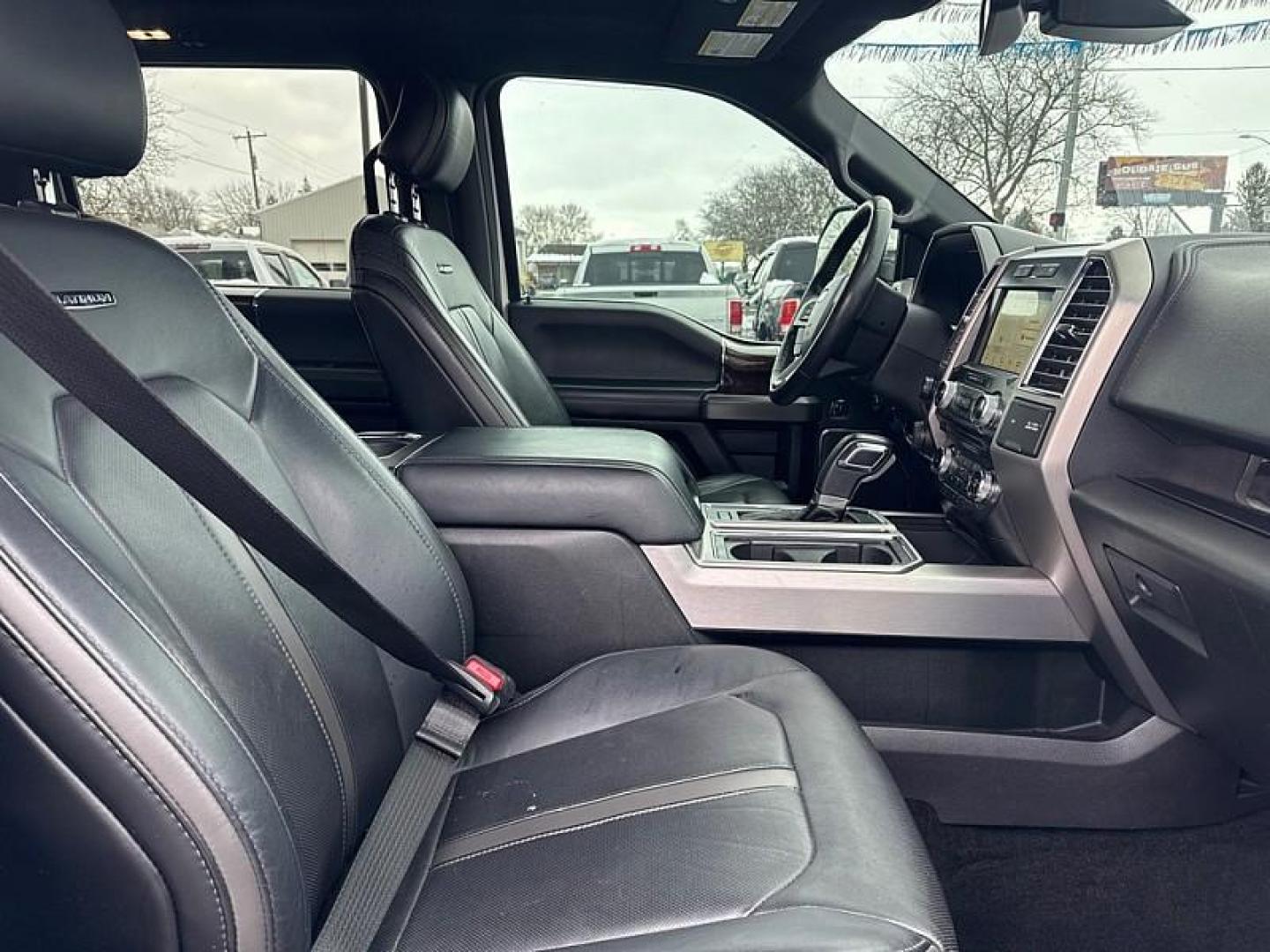 2016 SILVER /BLACK Ford F-150 XLT SuperCrew 6.5-ft. Bed 4WD (1FTEW1EG3GF) with an 3.5L V6 TURBO engine, 6A transmission, located at 3304 Woodville Road, Northwood, OH, 43619, (419) 210-8019, 41.612694, -83.480743 - Your #1 Destination for Auto Loans and mdash;No Matter Your Credit!At our dealership, we believe everyone deserves the opportunity to drive their dream car and mdash;whether you have good credit, bad credit, or no credit at all. With a wide selection of hundreds of cars, trucks, and SUVs, you'll fin - Photo#15