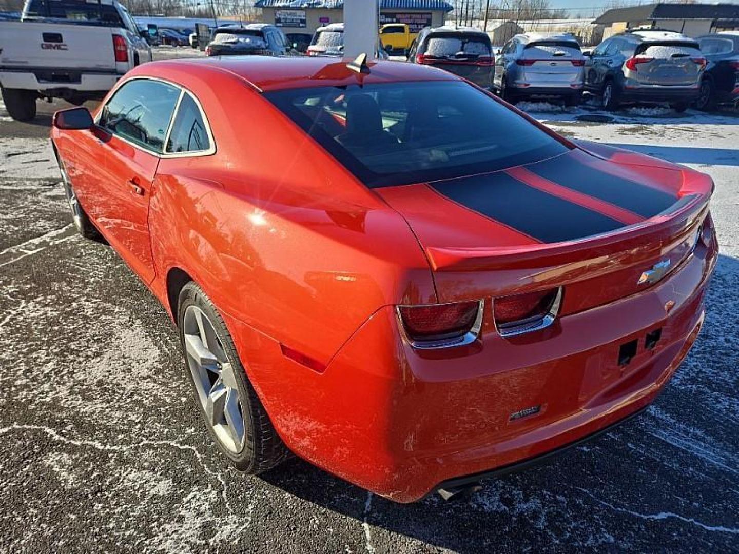 2011 ORANGE /ORANGE/BLACK Chevrolet Camaro 2SS Coupe (2G1FT1EW0B9) with an 6.2L V8 OHV 16V engine, 6-Speed Manual transmission, located at 3304 Woodville Road, Northwood, OH, 43619, (419) 210-8019, 41.612694, -83.480743 - Your #1 Destination for Auto Loans and mdash;No Matter Your Credit!At our dealership, we believe everyone deserves the opportunity to drive their dream car and mdash;whether you have good credit, bad credit, or no credit at all. With a wide selection of hundreds of cars, trucks, and SUVs, you'll fin - Photo#2