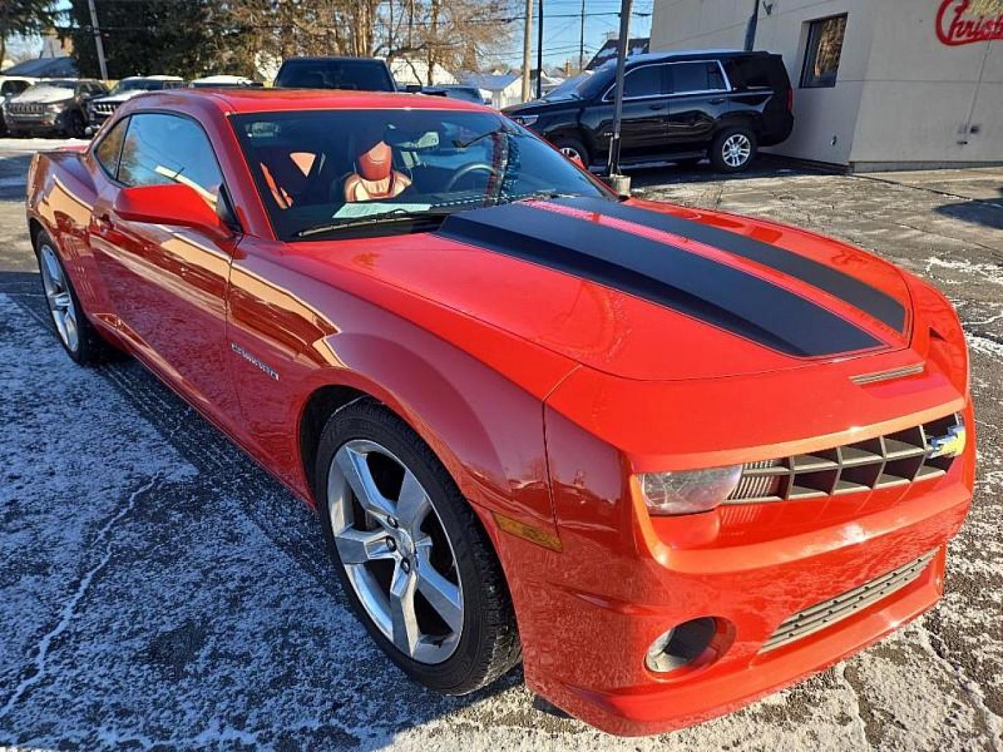 2011 ORANGE /ORANGE/BLACK Chevrolet Camaro 2SS Coupe (2G1FT1EW0B9) with an 6.2L V8 OHV 16V engine, 6-Speed Manual transmission, located at 3304 Woodville Road, Northwood, OH, 43619, (419) 210-8019, 41.612694, -83.480743 - Your #1 Destination for Auto Loans and mdash;No Matter Your Credit!At our dealership, we believe everyone deserves the opportunity to drive their dream car and mdash;whether you have good credit, bad credit, or no credit at all. With a wide selection of hundreds of cars, trucks, and SUVs, you'll fin - Photo#6