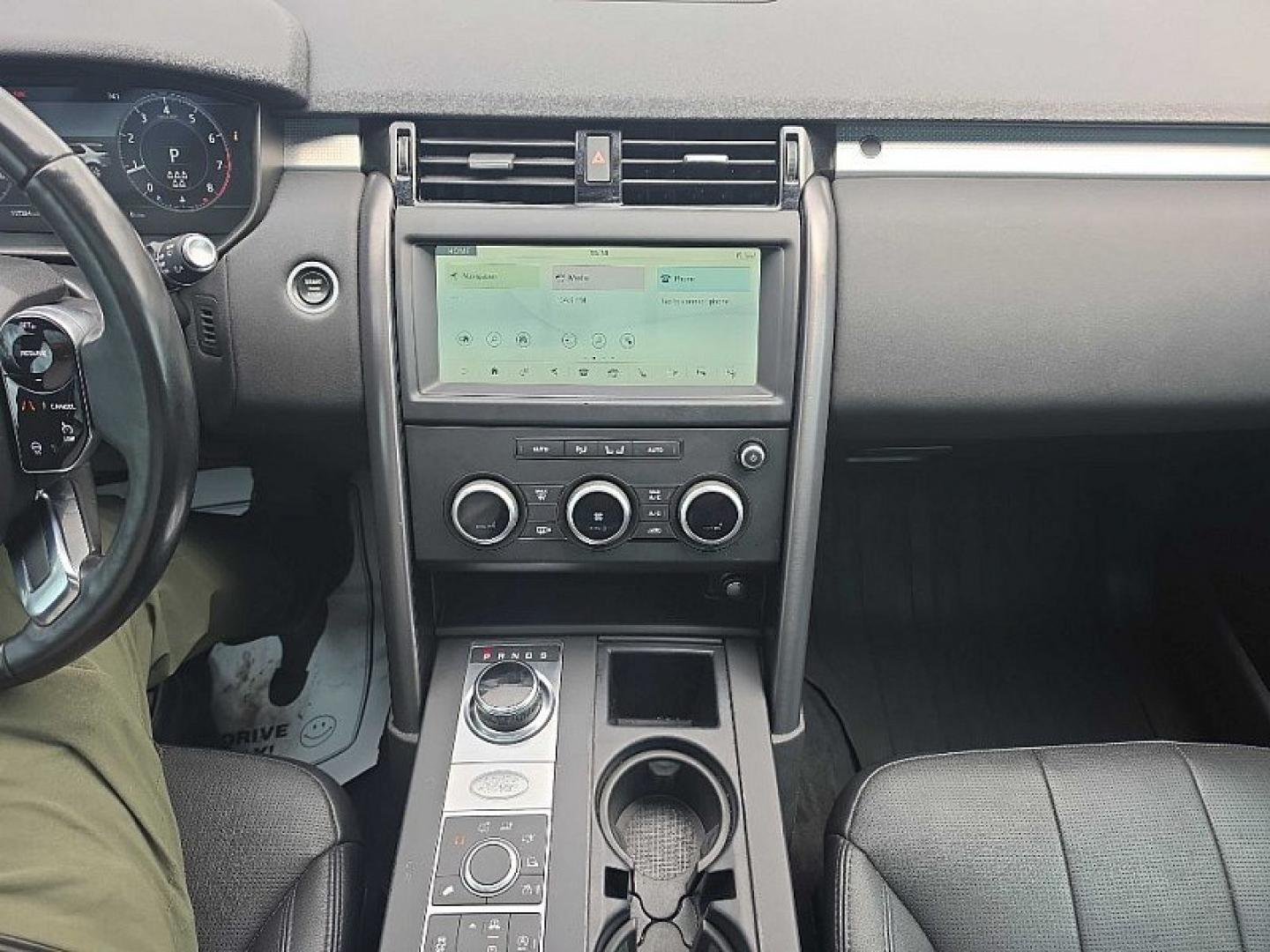 2020 GRAY /BLACK Land Rover Discovery Landmark Edition (SALRU2RV0L2) with an 3.0L V6 DOHC 24V engine, 8A transmission, located at 3304 Woodville Road, Northwood, OH, 43619, (419) 210-8019, 41.612694, -83.480743 - Your #1 Destination for Auto Loans and mdash;No Matter Your Credit!At our dealership, we believe everyone deserves the opportunity to drive their dream car and mdash;whether you have good credit, bad credit, or no credit at all. With a wide selection of hundreds of cars, trucks, and SUVs, you'll fin- Photo#27