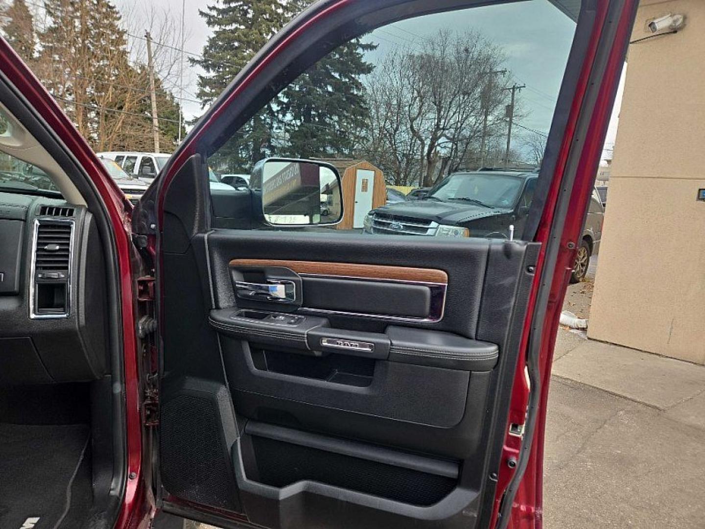2017 RED /BLACK RAM 1500 Laramie Crew Cab SWB 4WD (1C6RR7NM1HS) with an 3.0L V6 DIESEL engine, 8A transmission, located at 3304 Woodville Road, Northwood, OH, 43619, (419) 210-8019, 41.612694, -83.480743 - Your #1 Destination for Auto Loans and mdash;No Matter Your Credit!At our dealership, we believe everyone deserves the opportunity to drive their dream car and mdash;whether you have good credit, bad credit, or no credit at all. With a wide selection of hundreds of cars, trucks, and SUVs, you'll fin - Photo#14