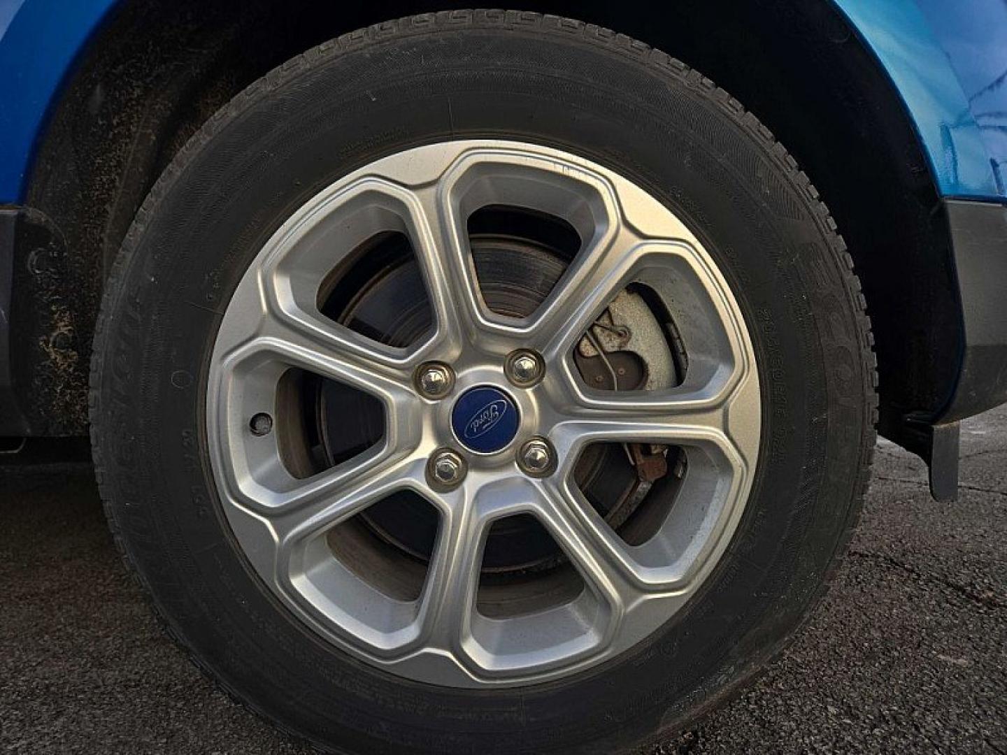 2019 BLUE Ford EcoSport SE AWD (MAJ6S3GL6KC) with an 2.0L L4 DOHC 16V engine, 6A transmission, located at 3304 Woodville Road, Northwood, OH, 43619, (419) 210-8019, 41.612694, -83.480743 - Your #1 Destination for Auto Loans and mdash;No Matter Your Credit!At our dealership, we believe everyone deserves the opportunity to drive their dream car and mdash;whether you have good credit, bad credit, or no credit at all. With a wide selection of hundreds of cars, trucks, and SUVs, you'll fin- Photo#17