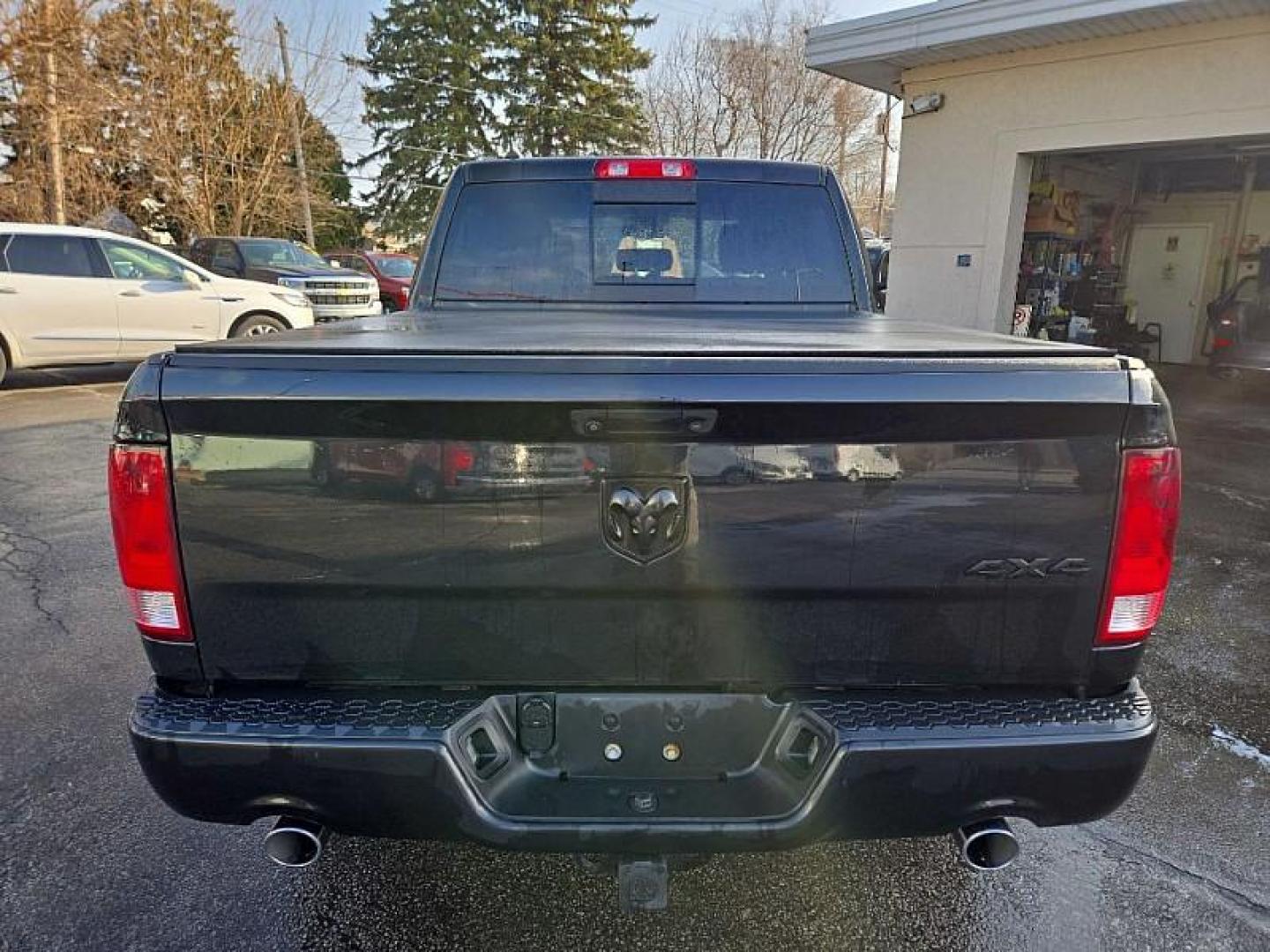 2018 BLACK /BLACK RAM 1500 SLT Crew Cab SWB 4WD (1C6RR7LM3JS) with an 3.0L V6 DIESEL engine, 8A transmission, located at 3304 Woodville Road, Northwood, OH, 43619, (419) 210-8019, 41.612694, -83.480743 - Your #1 Destination for Auto Loans and mdash;No Matter Your Credit!At our dealership, we believe everyone deserves the opportunity to drive their dream car and mdash;whether you have good credit, bad credit, or no credit at all. With a wide selection of hundreds of cars, trucks, and SUVs, you'll fin - Photo#3