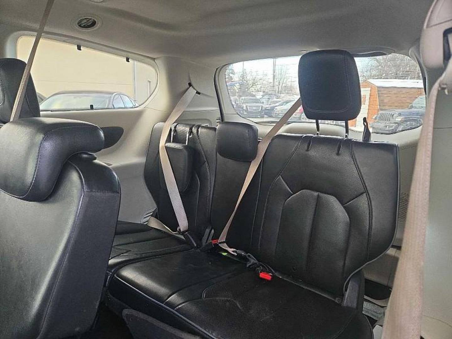 2020 SILVER /BLACK Chrysler Pacifica Limited (2C4RC1GG2LR) with an 3.6L V6 DOHC 24V engine, 9A transmission, located at 3304 Woodville Road, Northwood, OH, 43619, (419) 210-8019, 41.612694, -83.480743 - Your #1 Destination for Auto Loans and mdash;No Matter Your Credit!At our dealership, we believe everyone deserves the opportunity to drive their dream car and mdash;whether you have good credit, bad credit, or no credit at all. With a wide selection of hundreds of cars, trucks, and SUVs, you'll fin - Photo#11