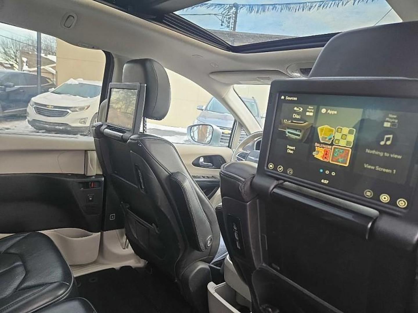 2020 SILVER /BLACK Chrysler Pacifica Limited (2C4RC1GG2LR) with an 3.6L V6 DOHC 24V engine, 9A transmission, located at 3304 Woodville Road, Northwood, OH, 43619, (419) 210-8019, 41.612694, -83.480743 - Your #1 Destination for Auto Loans and mdash;No Matter Your Credit!At our dealership, we believe everyone deserves the opportunity to drive their dream car and mdash;whether you have good credit, bad credit, or no credit at all. With a wide selection of hundreds of cars, trucks, and SUVs, you'll fin - Photo#14