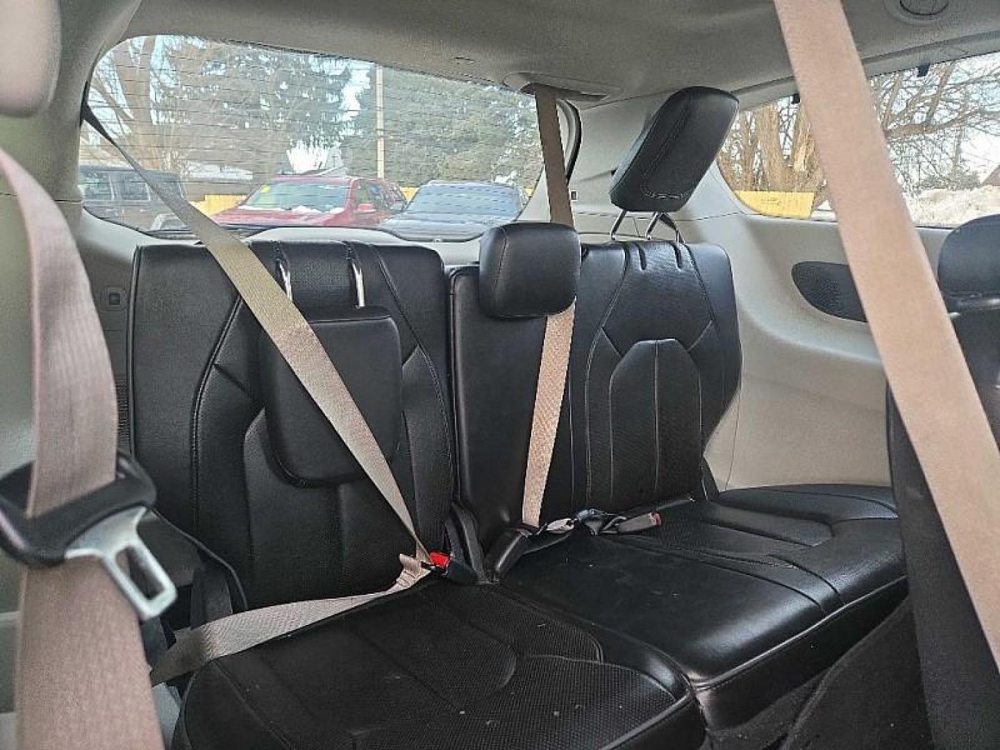 2020 SILVER /BLACK Chrysler Pacifica Limited (2C4RC1GG2LR) with an 3.6L V6 DOHC 24V engine, 9A transmission, located at 3304 Woodville Road, Northwood, OH, 43619, (419) 210-8019, 41.612694, -83.480743 - Your #1 Destination for Auto Loans and mdash;No Matter Your Credit!At our dealership, we believe everyone deserves the opportunity to drive their dream car and mdash;whether you have good credit, bad credit, or no credit at all. With a wide selection of hundreds of cars, trucks, and SUVs, you'll fin - Photo#16