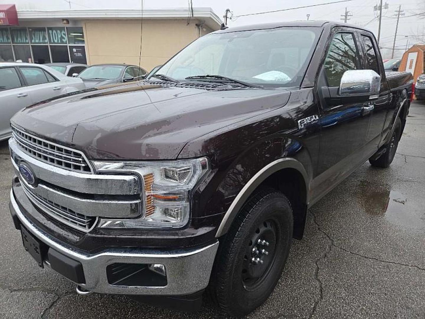 2018 RED /TAN Ford F-150 Lariat SuperCab 6.5-ft. 4WD (1FTEX1EP1JK) with an 2.7L V6 DOHC 24V engine, 6A transmission, located at 3304 Woodville Road, Northwood, OH, 43619, (419) 210-8019, 41.612694, -83.480743 - Your #1 Destination for Auto Loans and mdash;No Matter Your Credit!At our dealership, we believe everyone deserves the opportunity to drive their dream car and mdash;whether you have good credit, bad credit, or no credit at all. With a wide selection of hundreds of cars, trucks, and SUVs, you'll fin - Photo#0