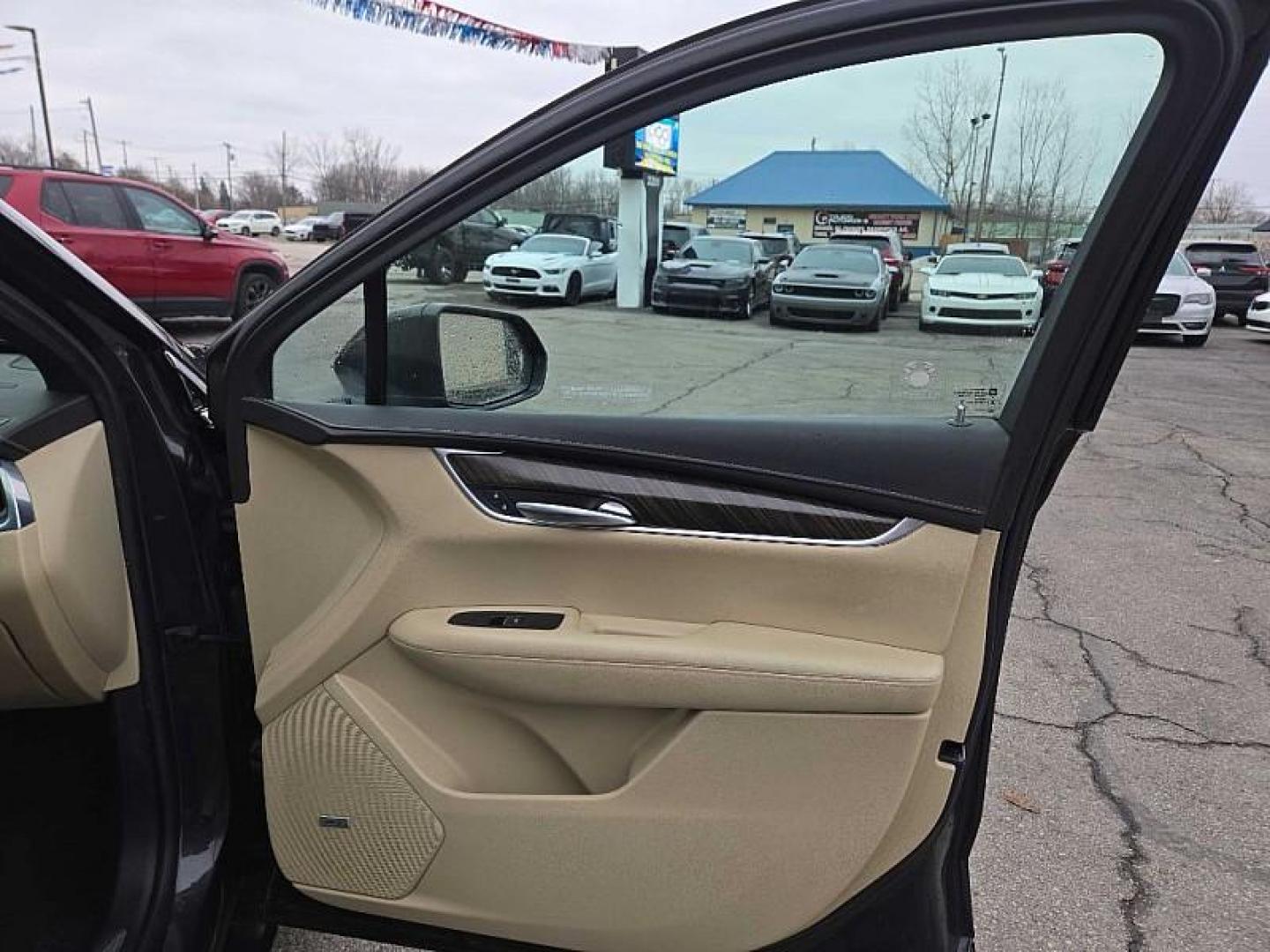 2017 GRAY /TAN Cadillac XT5 Base (1GYKNARS9HZ) with an 3.6L V6 DOHC 24V engine, 8A transmission, located at 3304 Woodville Road, Northwood, OH, 43619, (419) 210-8019, 41.612694, -83.480743 - Your #1 Destination for Auto Loans and mdash;No Matter Your Credit!At our dealership, we believe everyone deserves the opportunity to drive their dream car and mdash;whether you have good credit, bad credit, or no credit at all. With a wide selection of hundreds of cars, trucks, and SUVs, you'll fin - Photo#15