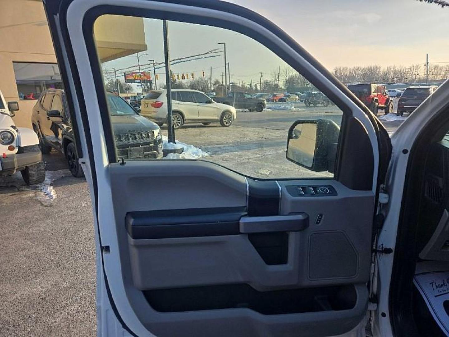 2019 WHITE /GRAY Ford F-150 XL SuperCrew 6.5-ft. Bed 4WD (1FTFW1E56KF) with an 5.0L V8 OHV 16V engine, 6A transmission, located at 3304 Woodville Road, Northwood, OH, 43619, (419) 210-8019, 41.612694, -83.480743 - Your #1 Destination for Auto Loans and mdash;No Matter Your Credit!At our dealership, we believe everyone deserves the opportunity to drive their dream car and mdash;whether you have good credit, bad credit, or no credit at all. With a wide selection of hundreds of cars, trucks, and SUVs, you'll fin - Photo#8