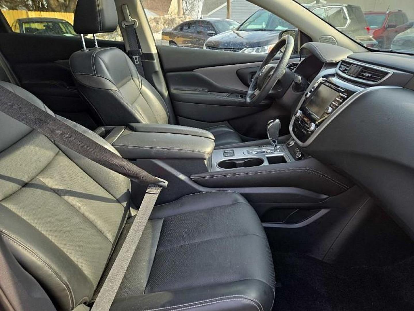 2019 GRAY /BLACK Nissan Murano Platinum AWD (5N1AZ2MS9KN) with an 3.5L V6 DOHC 24V engine, CVT transmission, located at 3304 Woodville Road, Northwood, OH, 43619, (419) 210-8019, 41.612694, -83.480743 - Your #1 Destination for Auto Loans and mdash;No Matter Your Credit!At our dealership, we believe everyone deserves the opportunity to drive their dream car and mdash;whether you have good credit, bad credit, or no credit at all. With a wide selection of hundreds of cars, trucks, and SUVs, you'll fin - Photo#16