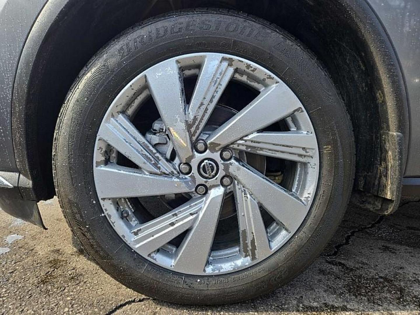 2019 GRAY /BLACK Nissan Murano Platinum AWD (5N1AZ2MS9KN) with an 3.5L V6 DOHC 24V engine, CVT transmission, located at 3304 Woodville Road, Northwood, OH, 43619, (419) 210-8019, 41.612694, -83.480743 - Your #1 Destination for Auto Loans and mdash;No Matter Your Credit!At our dealership, we believe everyone deserves the opportunity to drive their dream car and mdash;whether you have good credit, bad credit, or no credit at all. With a wide selection of hundreds of cars, trucks, and SUVs, you'll fin - Photo#17