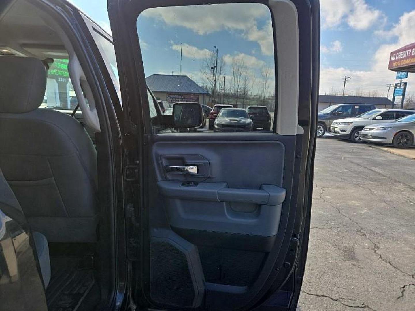 2017 BLACK /GRAY RAM 1500 SLT Quad Cab 4WD (1C6RR7GG1HS) with an 3.6L V6 DOHC 24V FFV engine, 8A transmission, located at 3304 Woodville Road, Northwood, OH, 43619, (419) 210-8019, 41.612694, -83.480743 - Your #1 Destination for Auto Loans and mdash;No Matter Your Credit!At our dealership, we believe everyone deserves the opportunity to drive their dream car and mdash;whether you have good credit, bad credit, or no credit at all. With a wide selection of hundreds of cars, trucks, and SUVs, you'll fin - Photo#27