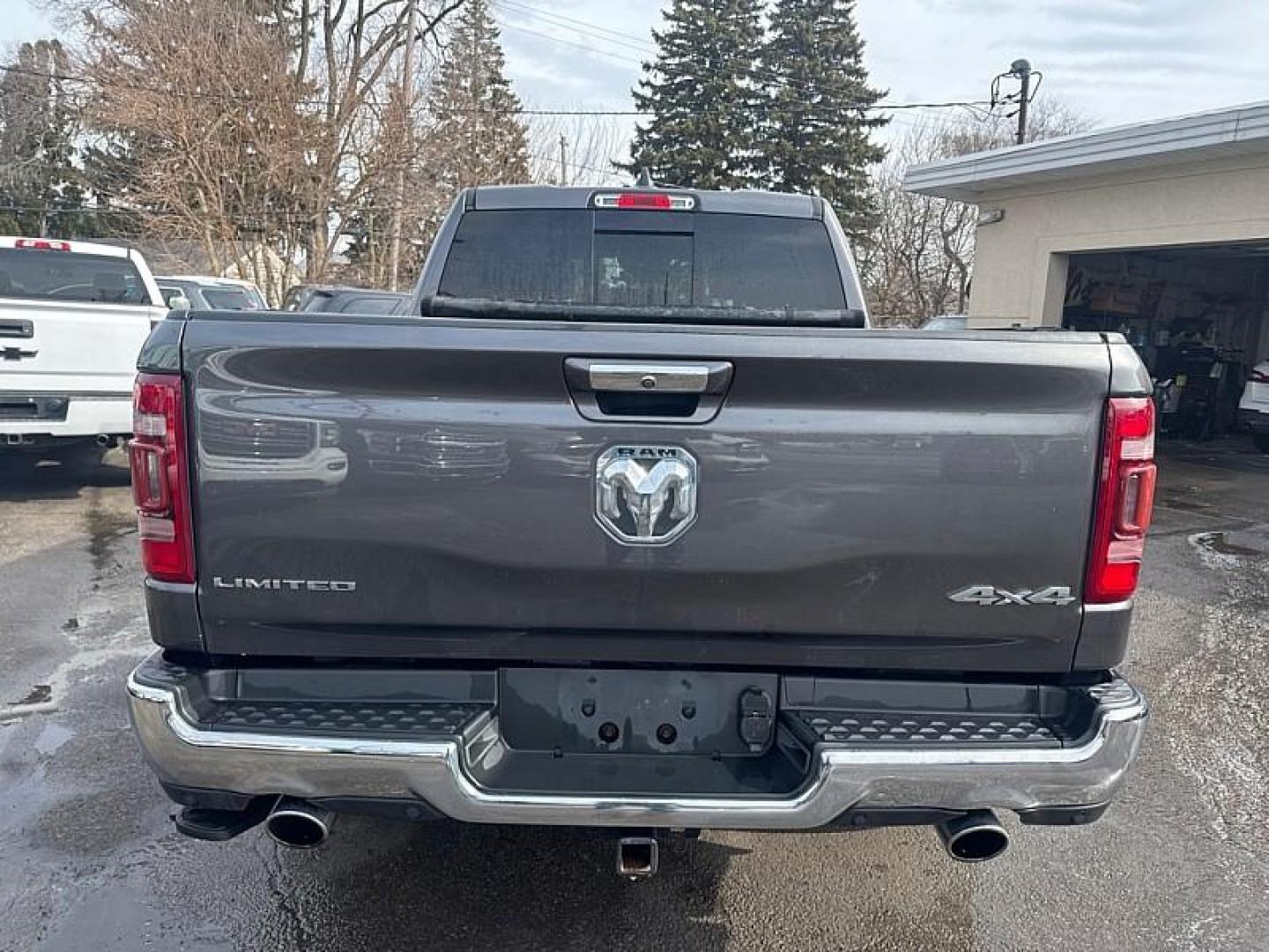 2020 GRAY /BLACK RAM 1500 Limited Crew Cab SWB 4WD (1C6SRFHT6LN) with an 5.7L V8 OHV 16V engine, 8A transmission, located at 3304 Woodville Road, Northwood, OH, 43619, (419) 210-8019, 41.612694, -83.480743 - Your #1 Destination for Auto Loans and mdash;No Matter Your Credit!At our dealership, we believe everyone deserves the opportunity to drive their dream car and mdash;whether you have good credit, bad credit, or no credit at all. With a wide selection of hundreds of cars, trucks, and SUVs, you'll fin - Photo#3