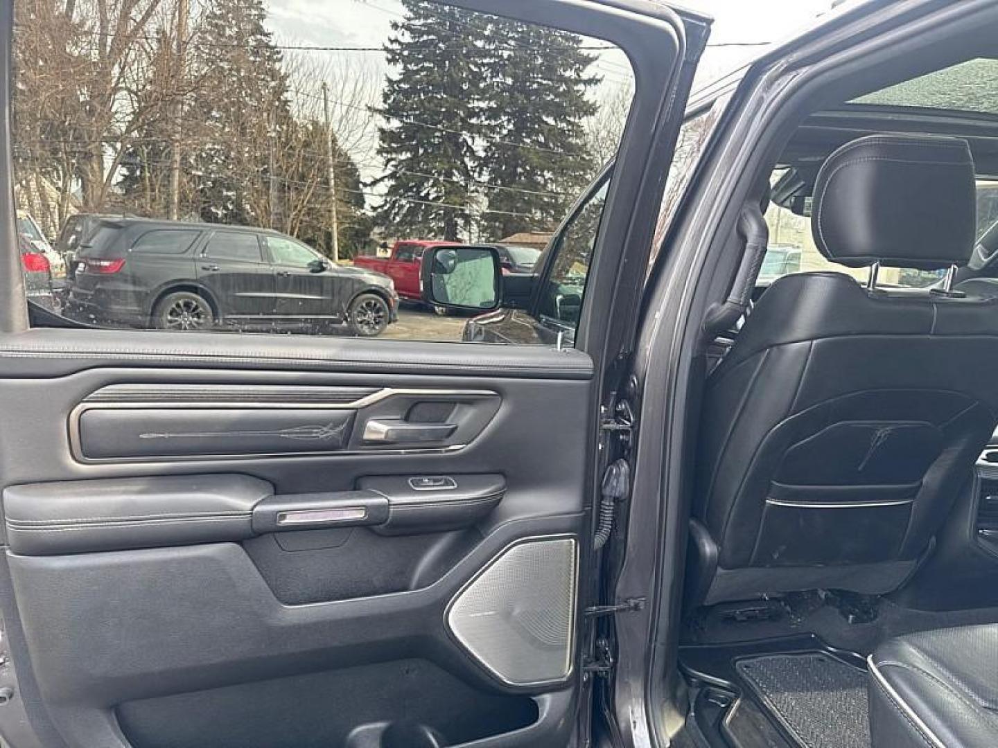 2020 GRAY /BLACK RAM 1500 Limited Crew Cab SWB 4WD (1C6SRFHT6LN) with an 5.7L V8 OHV 16V engine, 8A transmission, located at 3304 Woodville Road, Northwood, OH, 43619, (419) 210-8019, 41.612694, -83.480743 - Your #1 Destination for Auto Loans and mdash;No Matter Your Credit!At our dealership, we believe everyone deserves the opportunity to drive their dream car and mdash;whether you have good credit, bad credit, or no credit at all. With a wide selection of hundreds of cars, trucks, and SUVs, you'll fin - Photo#10