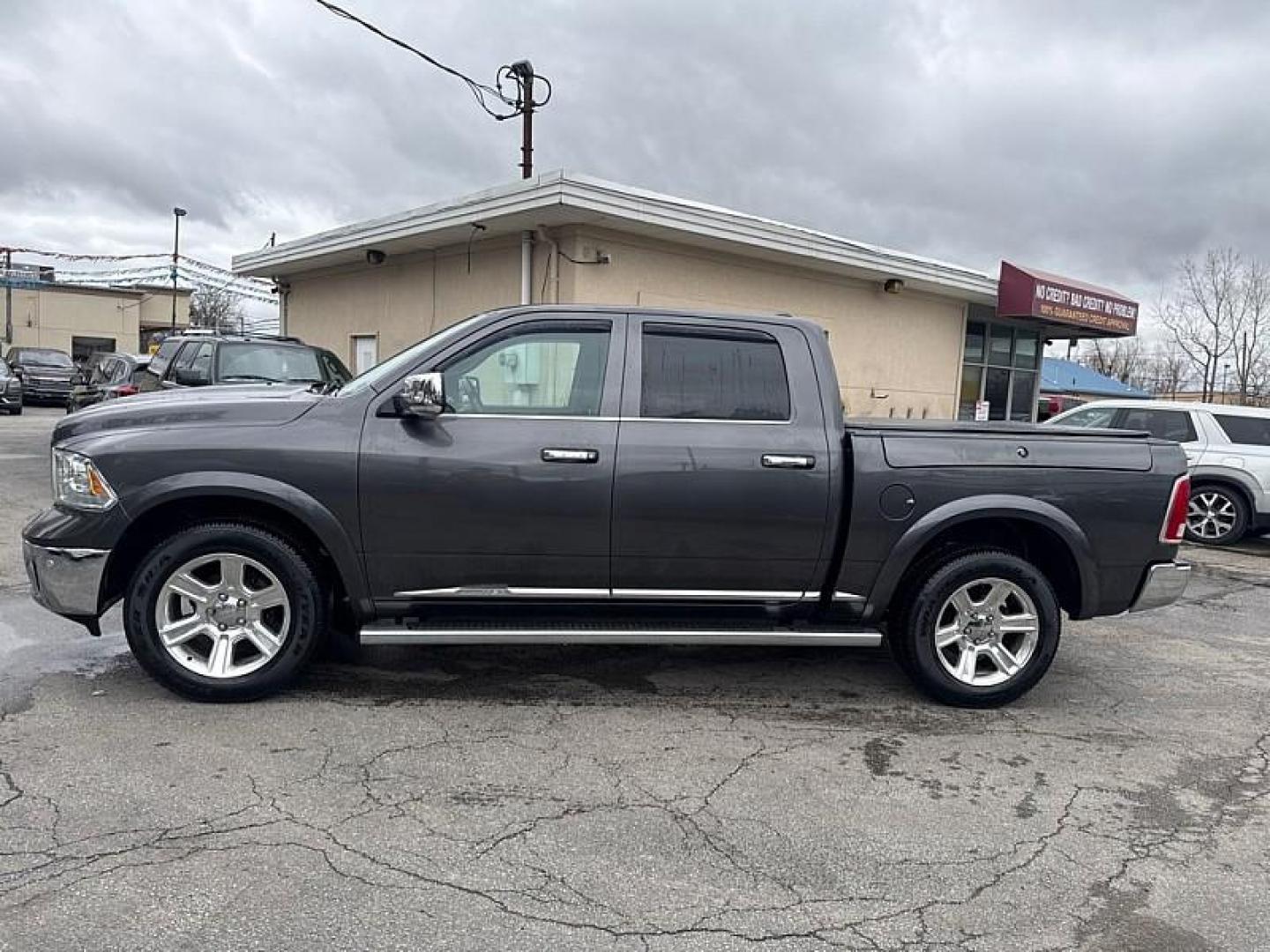2016 GRAY /BLACK RAM 1500 Longhorn Crew Cab SWB 4WD (1C6RR7PT2GS) with an 5.7L V8 OHV 16V engine, 6A transmission, located at 3304 Woodville Road, Northwood, OH, 43619, (419) 210-8019, 41.612694, -83.480743 - Your #1 Destination for Auto Loans and mdash;No Matter Your Credit!At our dealership, we believe everyone deserves the opportunity to drive their dream car and mdash;whether you have good credit, bad credit, or no credit at all. With a wide selection of hundreds of cars, trucks, and SUVs, you'll fin - Photo#1