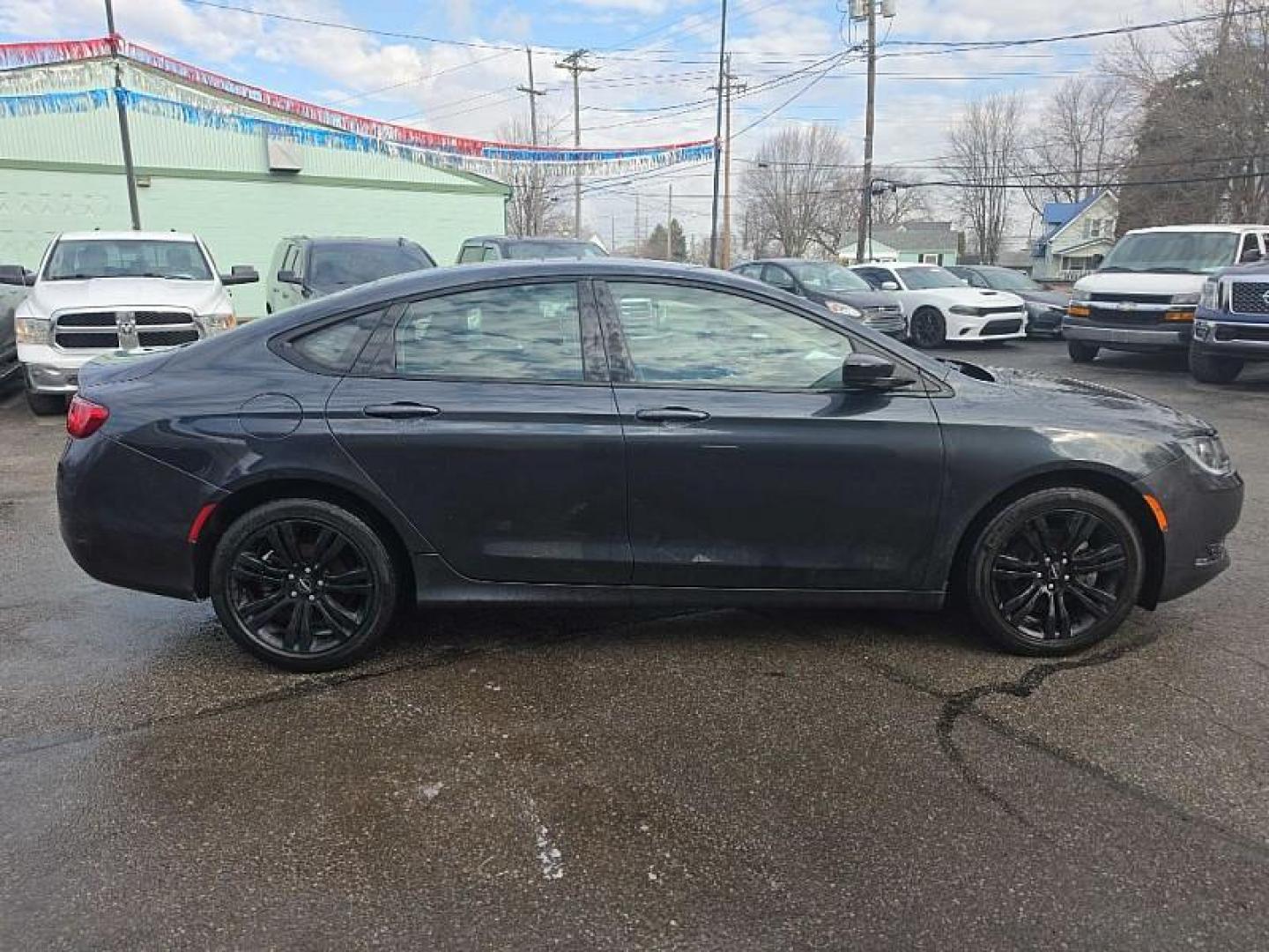 2017 GRAY /BLACK Chrysler 200 LX (1C3CCCFB6HN) with an 2.4L L4 DOHC 16V engine, 9A transmission, located at 3304 Woodville Road, Northwood, OH, 43619, (419) 210-8019, 41.612694, -83.480743 - Your #1 Destination for Auto Loans and mdash;No Matter Your Credit!At our dealership, we believe everyone deserves the opportunity to drive their dream car and mdash;whether you have good credit, bad credit, or no credit at all. With a wide selection of hundreds of cars, trucks, and SUVs, you'll fin - Photo#5