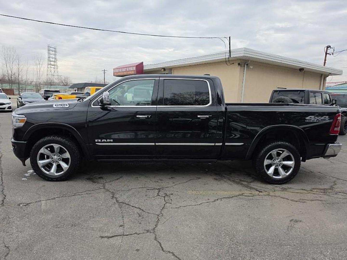 2019 BLACK /BEIGE RAM 1500 Limited Crew Cab LWB 4WD (1C6SRFPT5KN) with an 5.7L V8 OHV 16V engine, 8A transmission, located at 3304 Woodville Road, Northwood, OH, 43619, (419) 210-8019, 41.612694, -83.480743 - Your #1 Destination for Auto Loans and mdash;No Matter Your Credit!At our dealership, we believe everyone deserves the opportunity to drive their dream car and mdash;whether you have good credit, bad credit, or no credit at all. With a wide selection of hundreds of cars, trucks, and SUVs, you'll fin - Photo#1