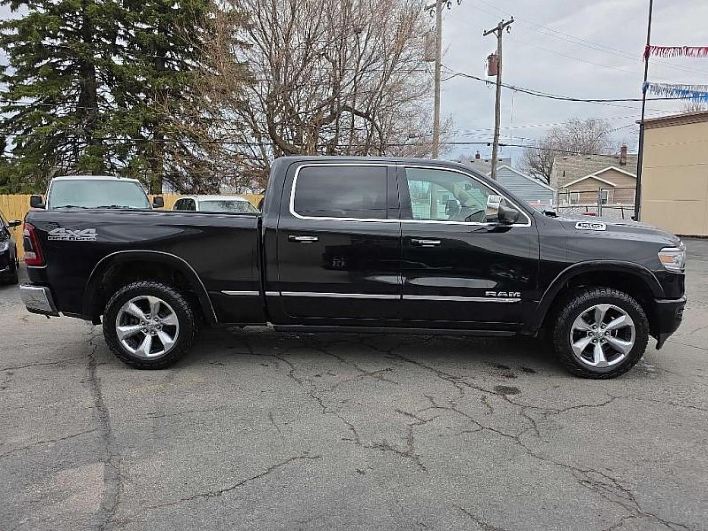 2019 BLACK /BEIGE RAM 1500 Limited Crew Cab LWB 4WD (1C6SRFPT5KN) with an 5.7L V8 OHV 16V engine, 8A transmission, located at 3304 Woodville Road, Northwood, OH, 43619, (419) 210-8019, 41.612694, -83.480743 - Your #1 Destination for Auto Loans and mdash;No Matter Your Credit!At our dealership, we believe everyone deserves the opportunity to drive their dream car and mdash;whether you have good credit, bad credit, or no credit at all. With a wide selection of hundreds of cars, trucks, and SUVs, you'll fin - Photo#5