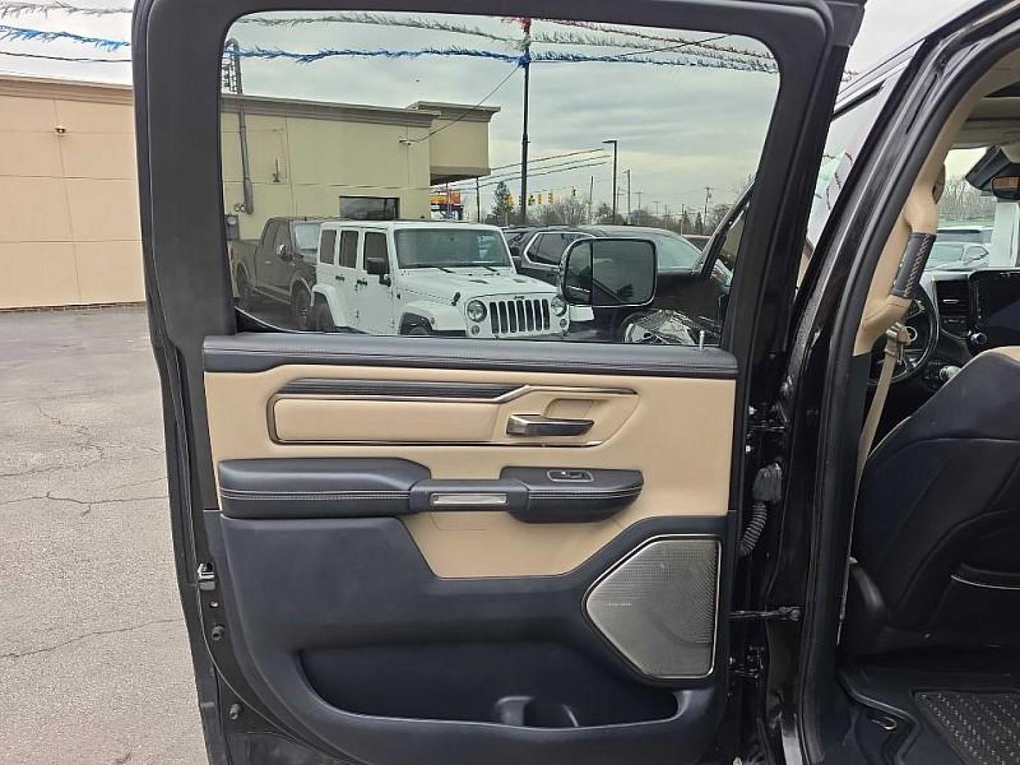 2019 BLACK /BEIGE RAM 1500 Limited Crew Cab LWB 4WD (1C6SRFPT5KN) with an 5.7L V8 OHV 16V engine, 8A transmission, located at 3304 Woodville Road, Northwood, OH, 43619, (419) 210-8019, 41.612694, -83.480743 - Your #1 Destination for Auto Loans and mdash;No Matter Your Credit!At our dealership, we believe everyone deserves the opportunity to drive their dream car and mdash;whether you have good credit, bad credit, or no credit at all. With a wide selection of hundreds of cars, trucks, and SUVs, you'll fin - Photo#10
