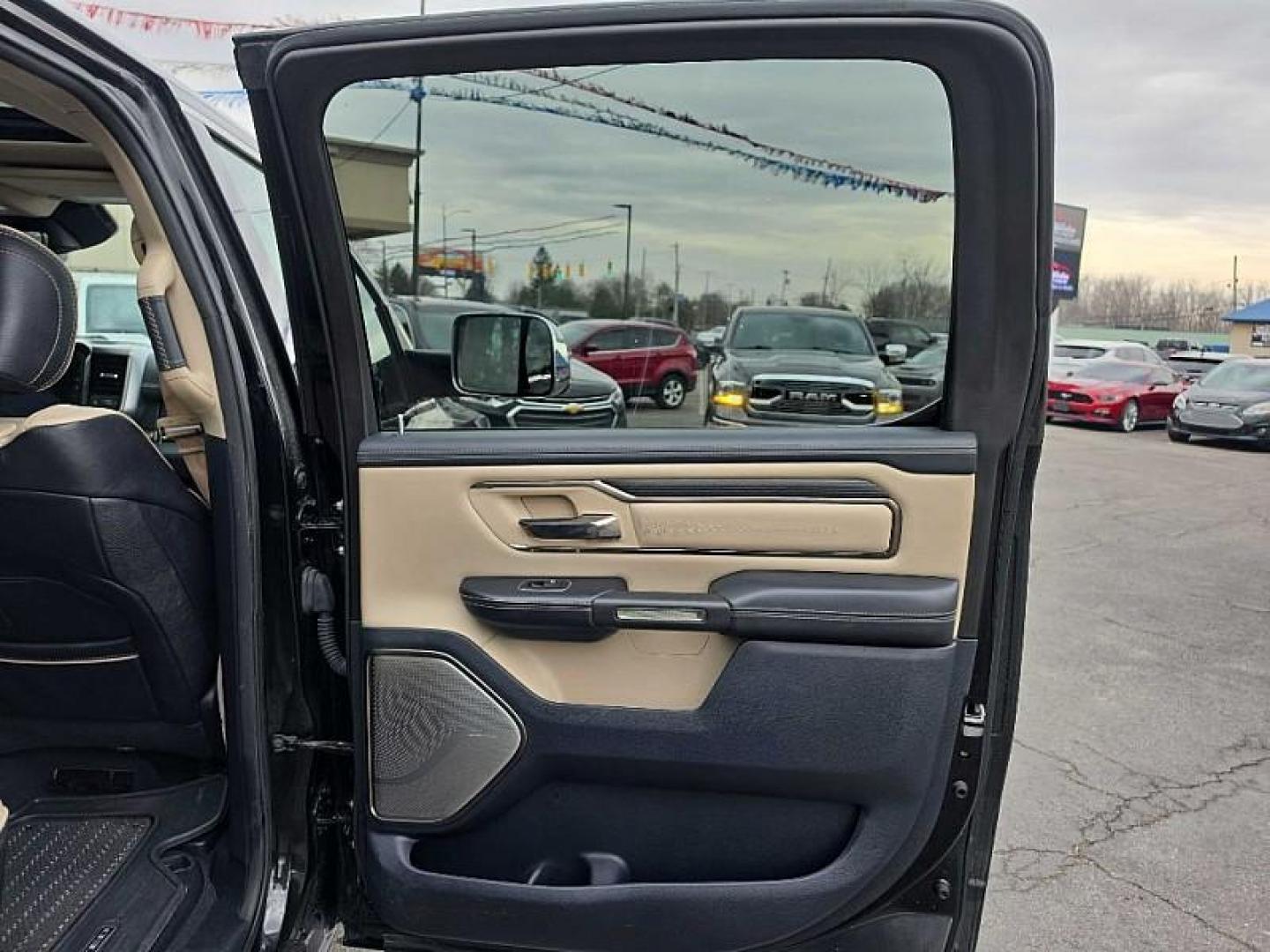 2019 BLACK /BEIGE RAM 1500 Limited Crew Cab LWB 4WD (1C6SRFPT5KN) with an 5.7L V8 OHV 16V engine, 8A transmission, located at 3304 Woodville Road, Northwood, OH, 43619, (419) 210-8019, 41.612694, -83.480743 - Your #1 Destination for Auto Loans and mdash;No Matter Your Credit!At our dealership, we believe everyone deserves the opportunity to drive their dream car and mdash;whether you have good credit, bad credit, or no credit at all. With a wide selection of hundreds of cars, trucks, and SUVs, you'll fin - Photo#14