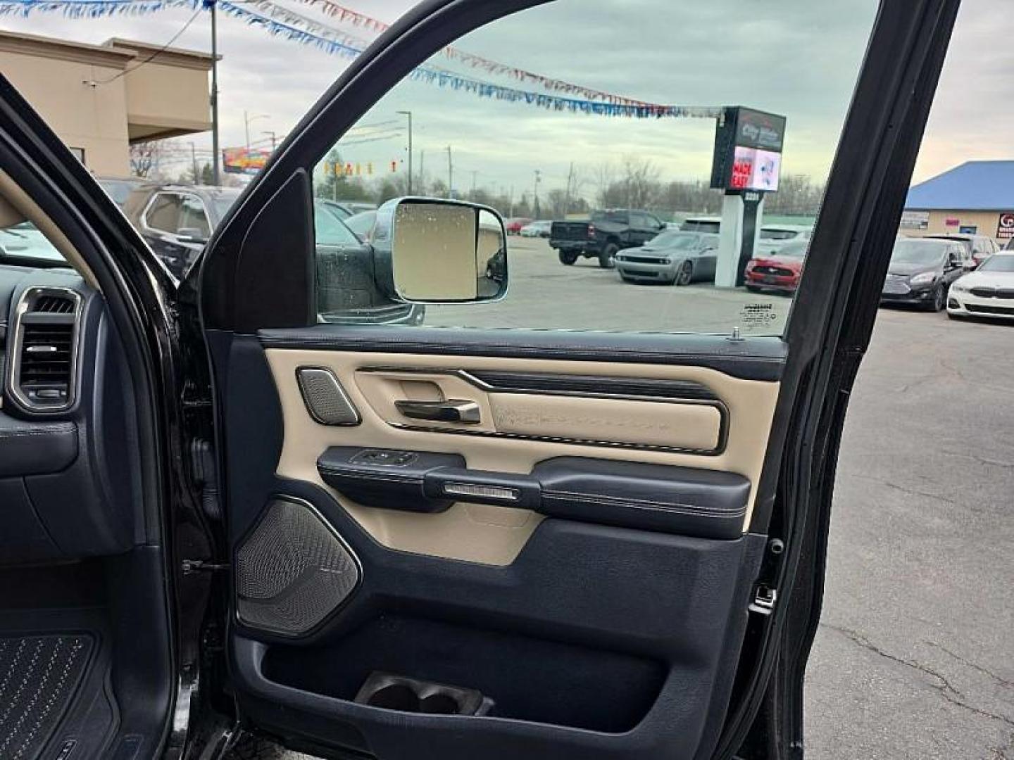 2019 BLACK /BEIGE RAM 1500 Limited Crew Cab LWB 4WD (1C6SRFPT5KN) with an 5.7L V8 OHV 16V engine, 8A transmission, located at 3304 Woodville Road, Northwood, OH, 43619, (419) 210-8019, 41.612694, -83.480743 - Your #1 Destination for Auto Loans and mdash;No Matter Your Credit!At our dealership, we believe everyone deserves the opportunity to drive their dream car and mdash;whether you have good credit, bad credit, or no credit at all. With a wide selection of hundreds of cars, trucks, and SUVs, you'll fin - Photo#16