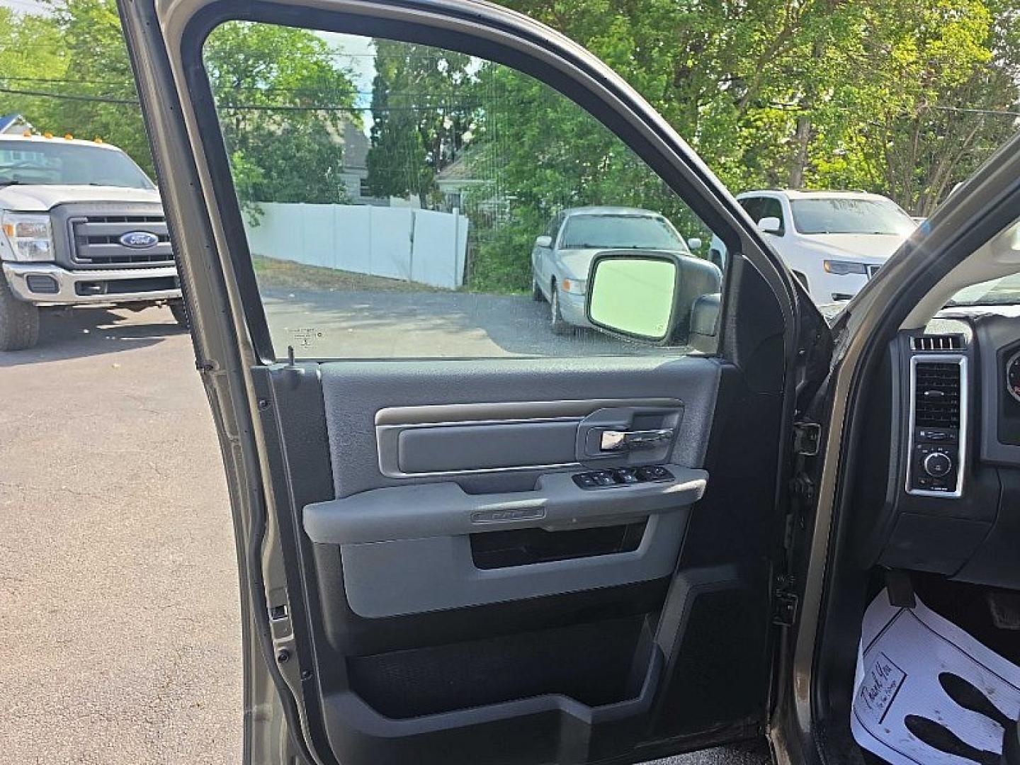 2015 TAN /GRAY RAM 1500 SLT Crew Cab LWB 4WD (1C6RR7TT3FS) with an 5.7L V8 OHV 16V engine, 6-Speed Automatic transmission, located at 3304 Woodville Road, Northwood, OH, 43619, (419) 210-8019, 41.612694, -83.480743 - Your #1 Destination for Auto Loans and mdash;No Matter Your Credit!At our dealership, we believe everyone deserves the opportunity to drive their dream car and mdash;whether you have good credit, bad credit, or no credit at all. With a wide selection of hundreds of cars, trucks, and SUVs, you'll fin - Photo#8