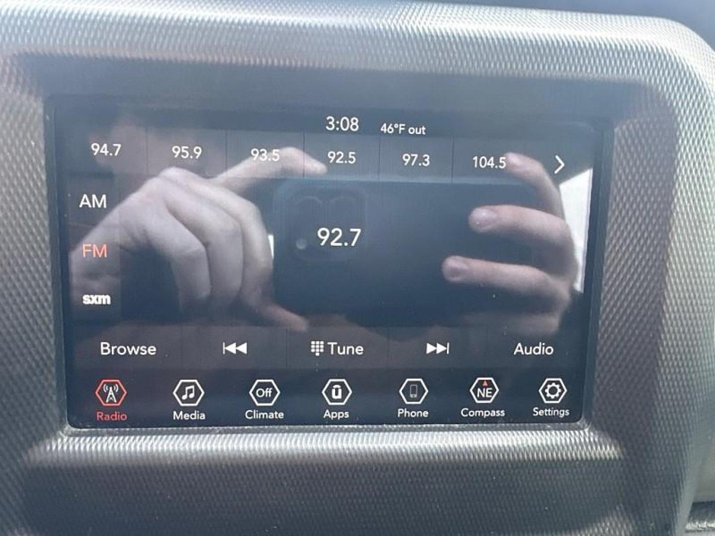 2020 RED /BLACK Jeep Wrangler Unlimited Sahara (1C4HJXEN7LW) with an 2.0L L4 DOHC 16V TURBO engine, 6A transmission, located at 3304 Woodville Road, Northwood, OH, 43619, (419) 210-8019, 41.612694, -83.480743 - Your #1 Destination for Auto Loans and mdash;No Matter Your Credit!At our dealership, we believe everyone deserves the opportunity to drive their dream car and mdash;whether you have good credit, bad credit, or no credit at all. With a wide selection of hundreds of cars, trucks, and SUVs, you'll fin - Photo#20