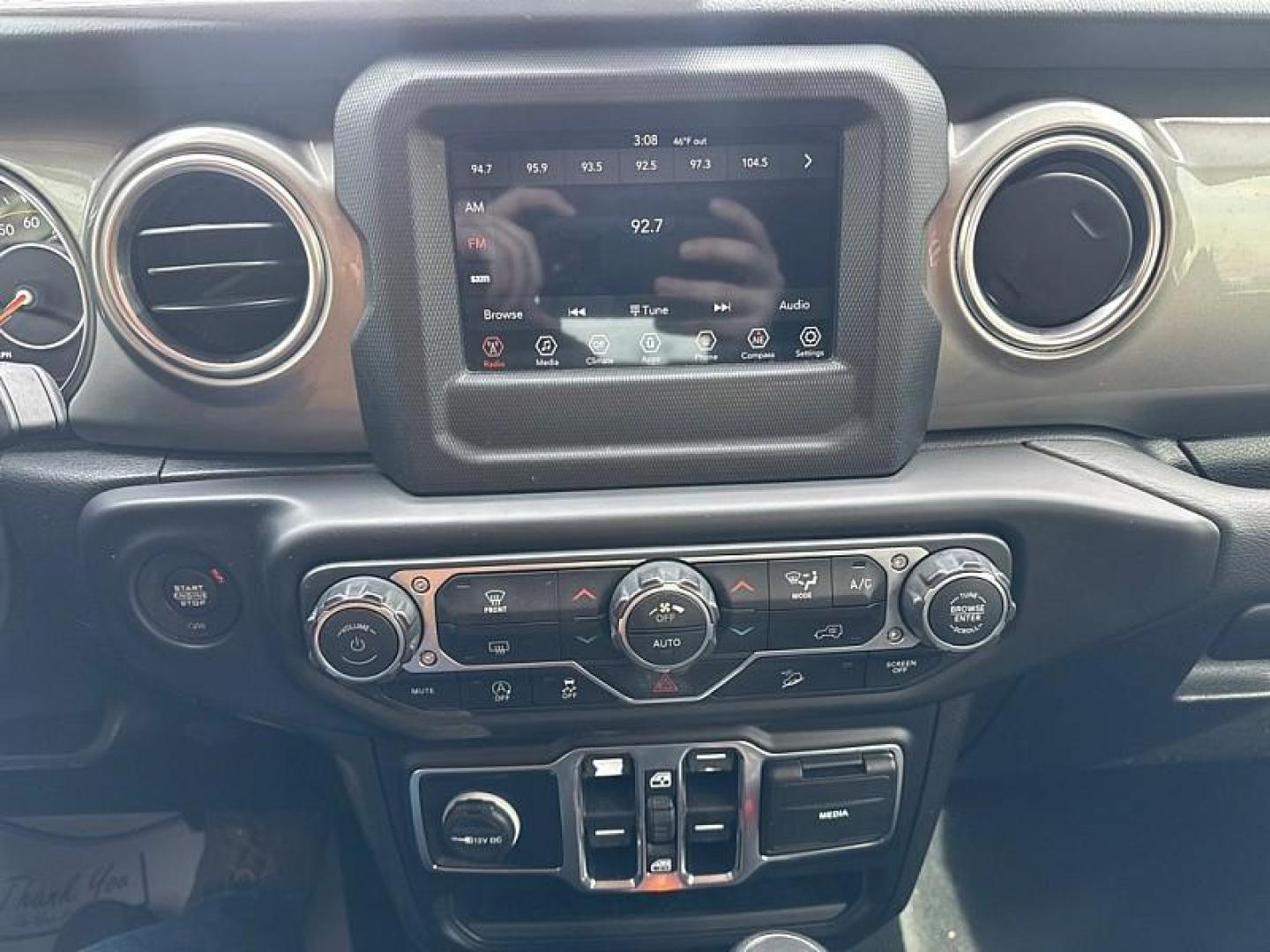 2020 RED /BLACK Jeep Wrangler Unlimited Sahara (1C4HJXEN7LW) with an 2.0L L4 DOHC 16V TURBO engine, 6A transmission, located at 3304 Woodville Road, Northwood, OH, 43619, (419) 210-8019, 41.612694, -83.480743 - Your #1 Destination for Auto Loans and mdash;No Matter Your Credit!At our dealership, we believe everyone deserves the opportunity to drive their dream car and mdash;whether you have good credit, bad credit, or no credit at all. With a wide selection of hundreds of cars, trucks, and SUVs, you'll fin - Photo#21