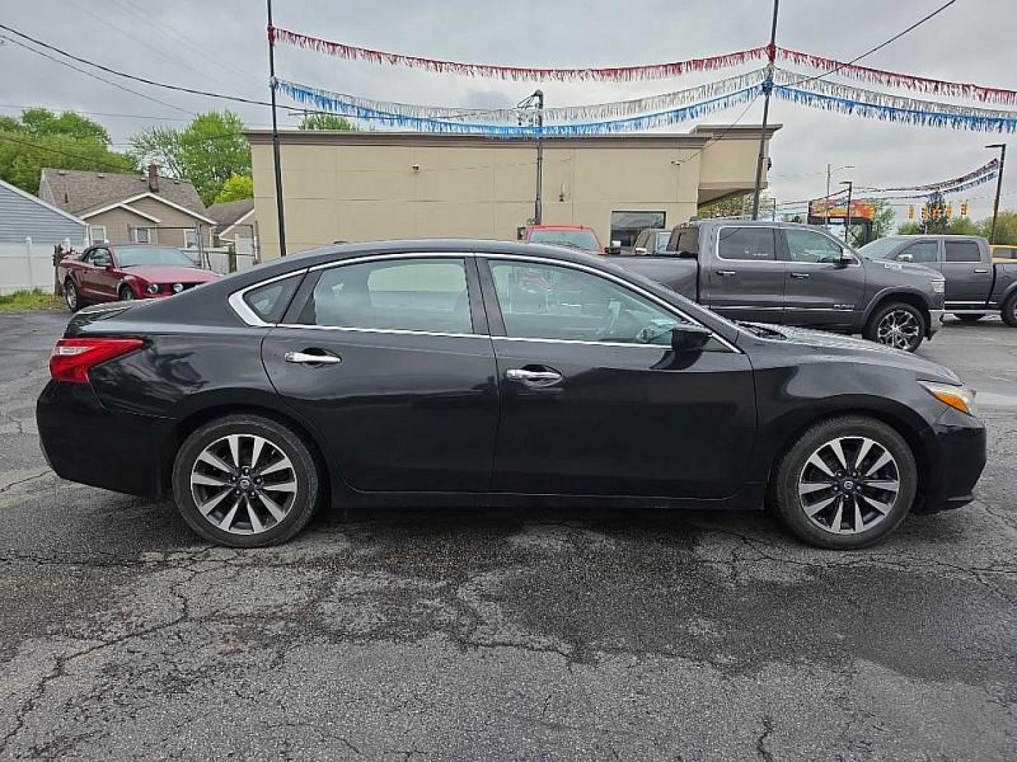 2017 BLACK /BLACK Nissan Altima 2.5 S (1N4AL3AP9HC) with an 2.5L L4 DOHC 16V engine, CVT transmission, located at 3304 Woodville Road, Northwood, OH, 43619, (419) 210-8019, 41.612694, -83.480743 - Your #1 Destination for Auto Loans and mdash;No Matter Your Credit!At our dealership, we believe everyone deserves the opportunity to drive their dream car and mdash;whether you have good credit, bad credit, or no credit at all. With a wide selection of hundreds of cars, trucks, and SUVs, you'll fin - Photo#5